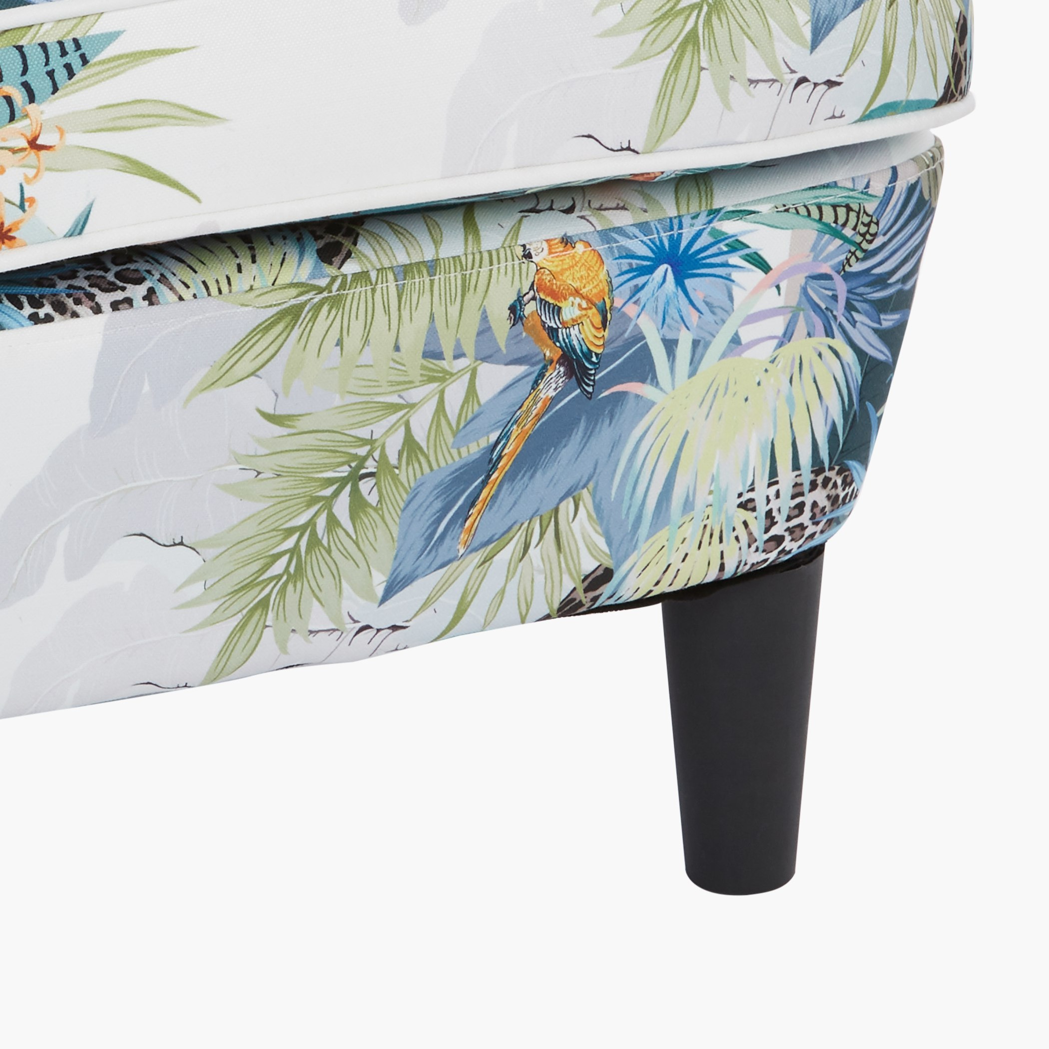 Fabricio Printed Wing Chair-hbxlivingroom-sofasandarmchairs-easychairs-image-4