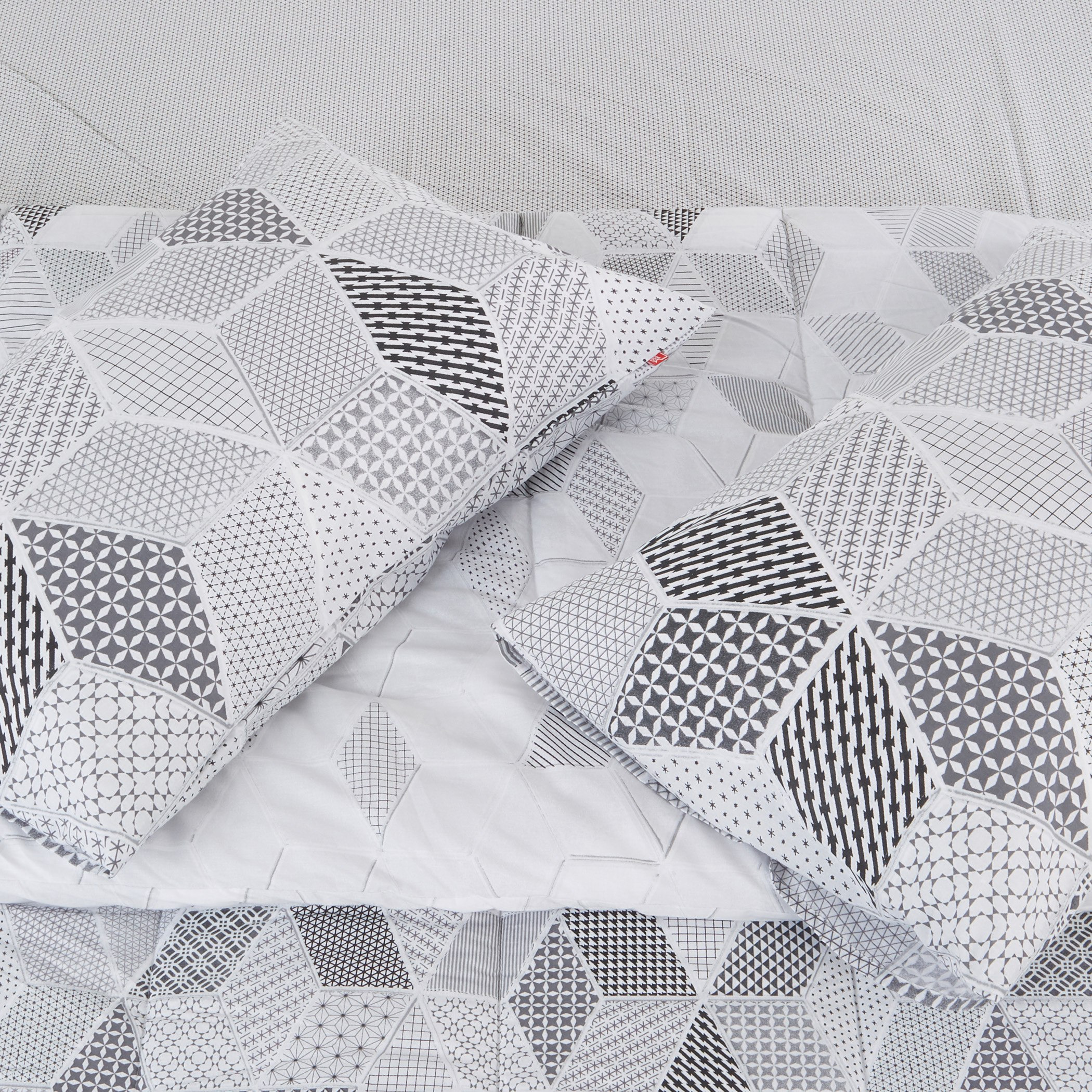 طقم لحاف كينج 7 قطع بطبعات سكالين - 220x240 سم-hbxhomeware-bedding-bedinabag-image-4