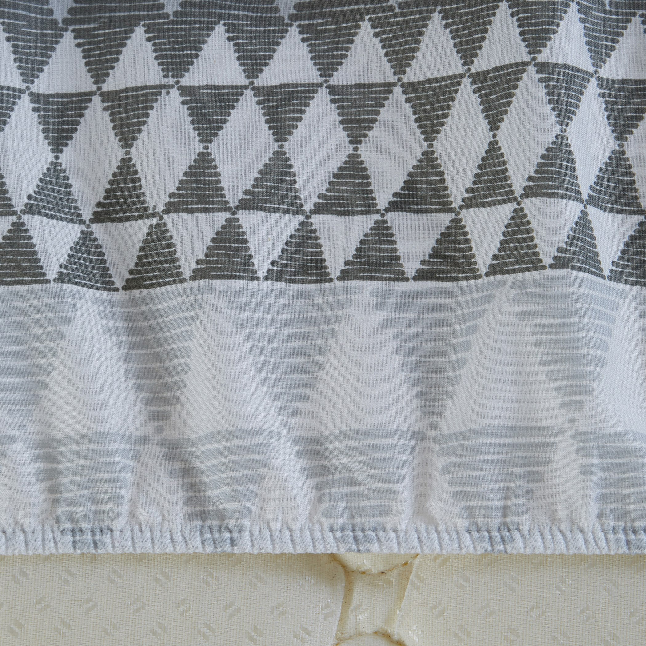 شرشف مطّاطي مزدوج هانا - 120×200 سم-hbxhomeware-hbxbedroom-image-2
