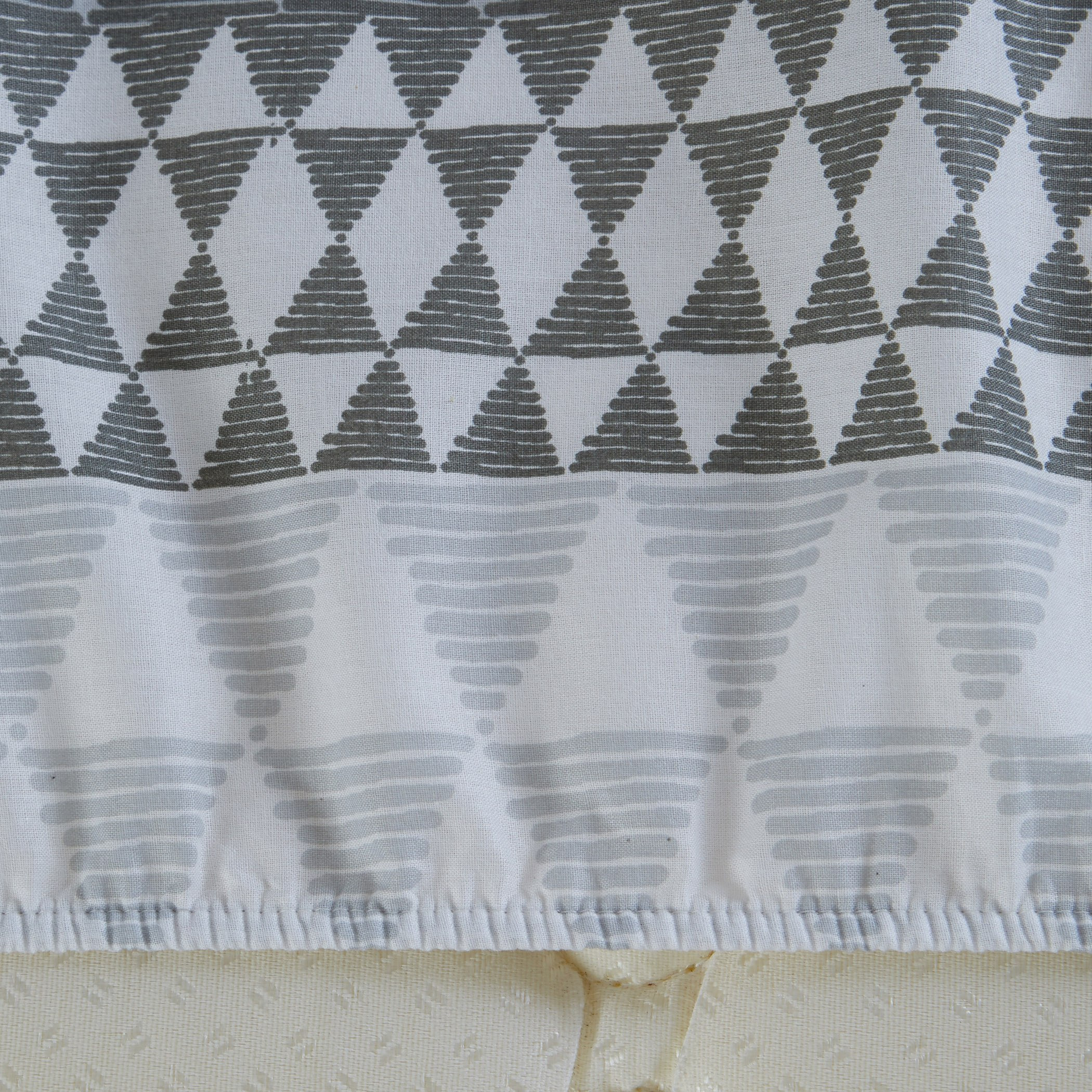 شرشف مطّاطي كوين بطبعات هانا - 150x200 سم-hbxhomeware-hbxbedroom-image-2
