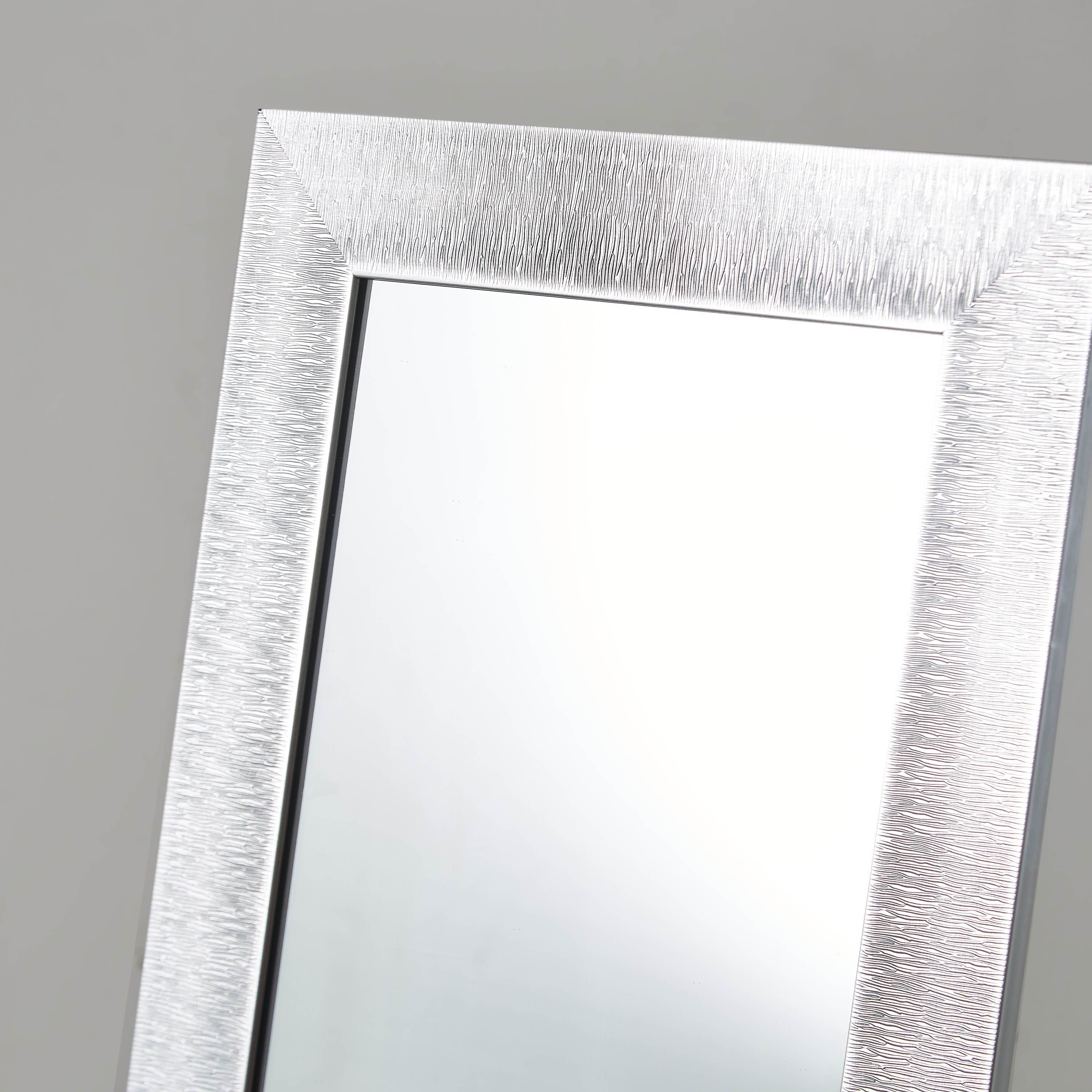 مرآة أرضية من واترفورد - 41x2x151 سم-hbxhomeware-hbxdecorandfurnishings-image-3