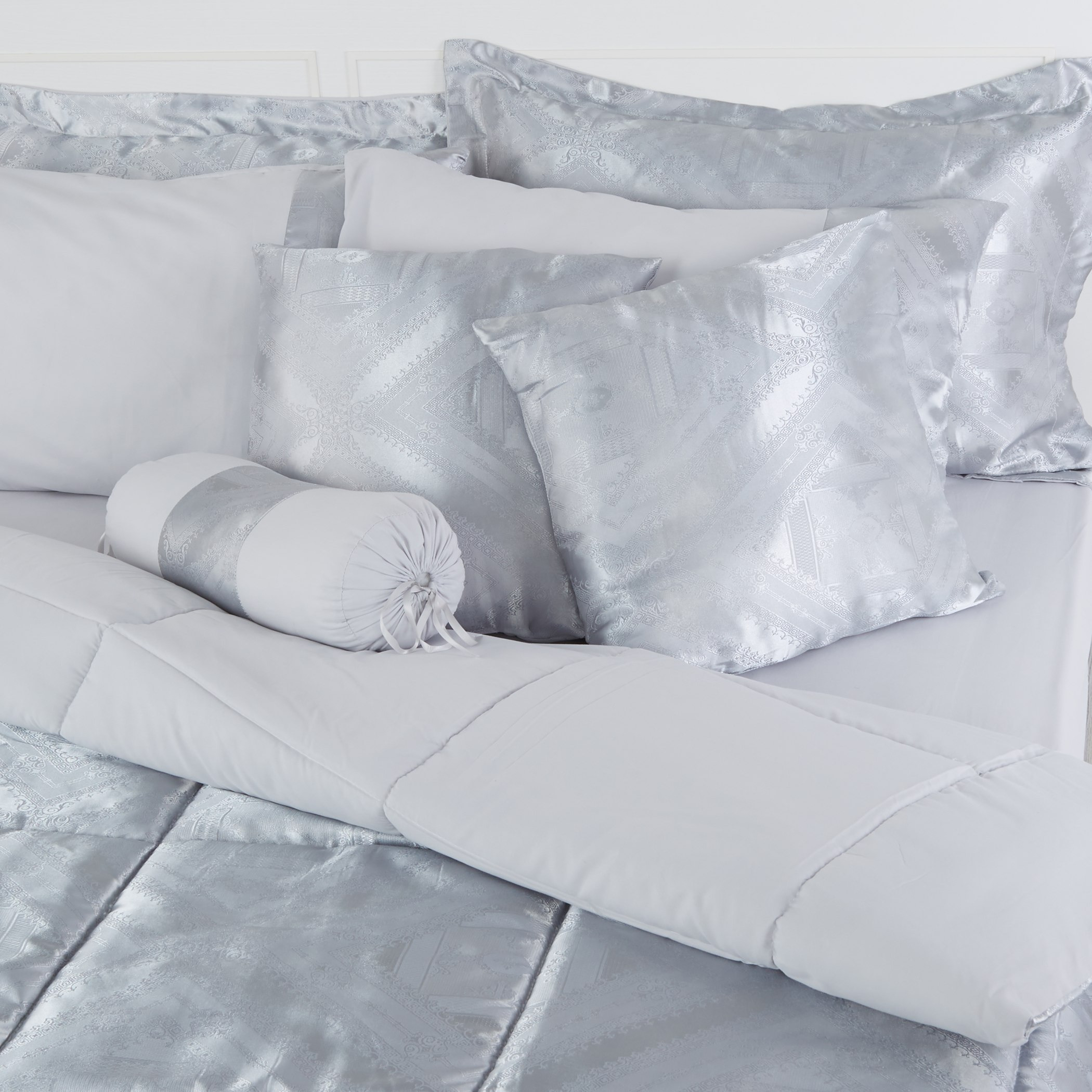 طقم لحاف متكامل كينج من جاكاراد هوبارد- 220x240سم-hbxhomeware-hbxdecorandfurnishings-image-2
