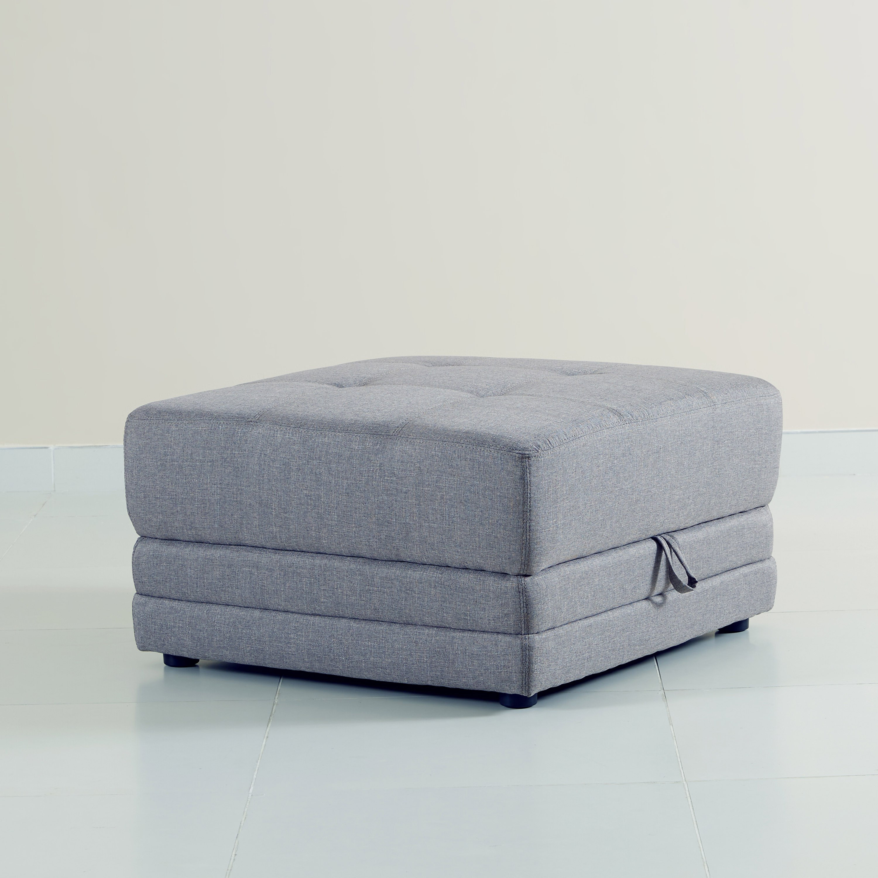 مسند قدم قماشي مربّع بوحدة تخزين من كيرفي-hbxlivingroom-sofasandarmchairs-ottomansandfootstools-image-13