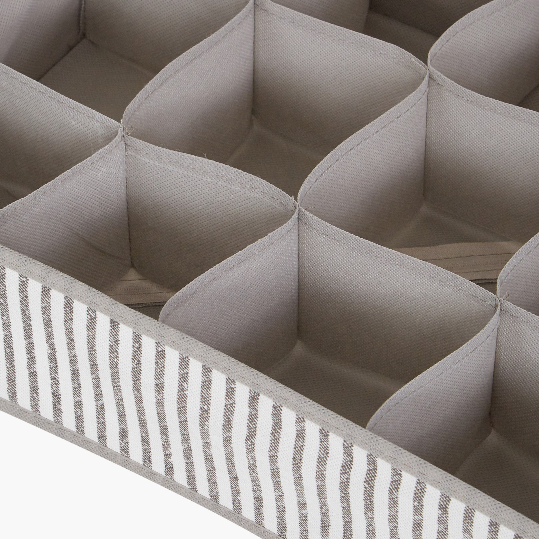 منظّم بـ12 قسم من إيبايز-hbxbedroom-bedroomaccessories-bedroomstorage-image-3