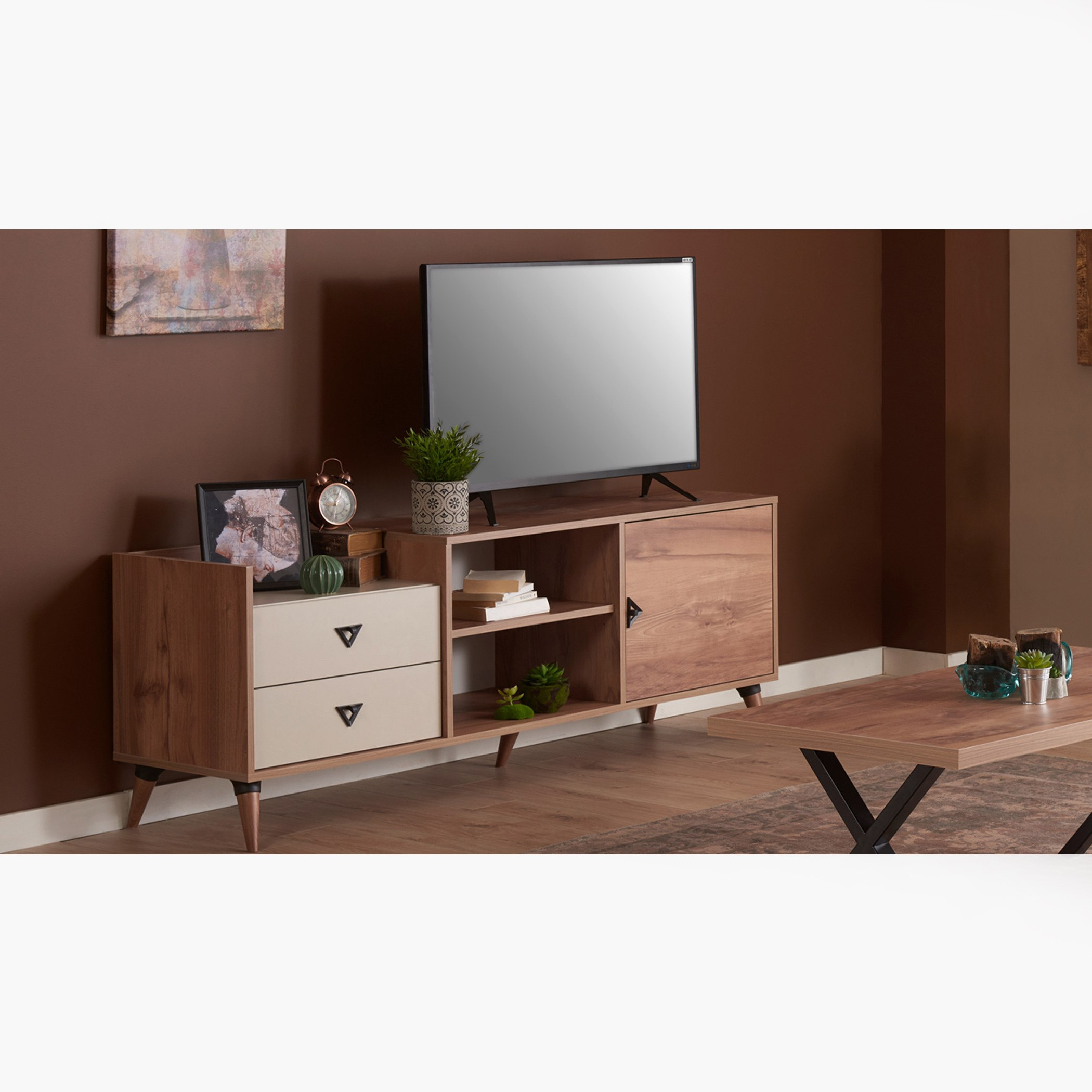 وحدة تلفاز منخفضة بباب ودرجين من سنتياجو - حتى 50 بوصة-hbxlivingroom-mediaunitsandstorage-tvunits-image-1
