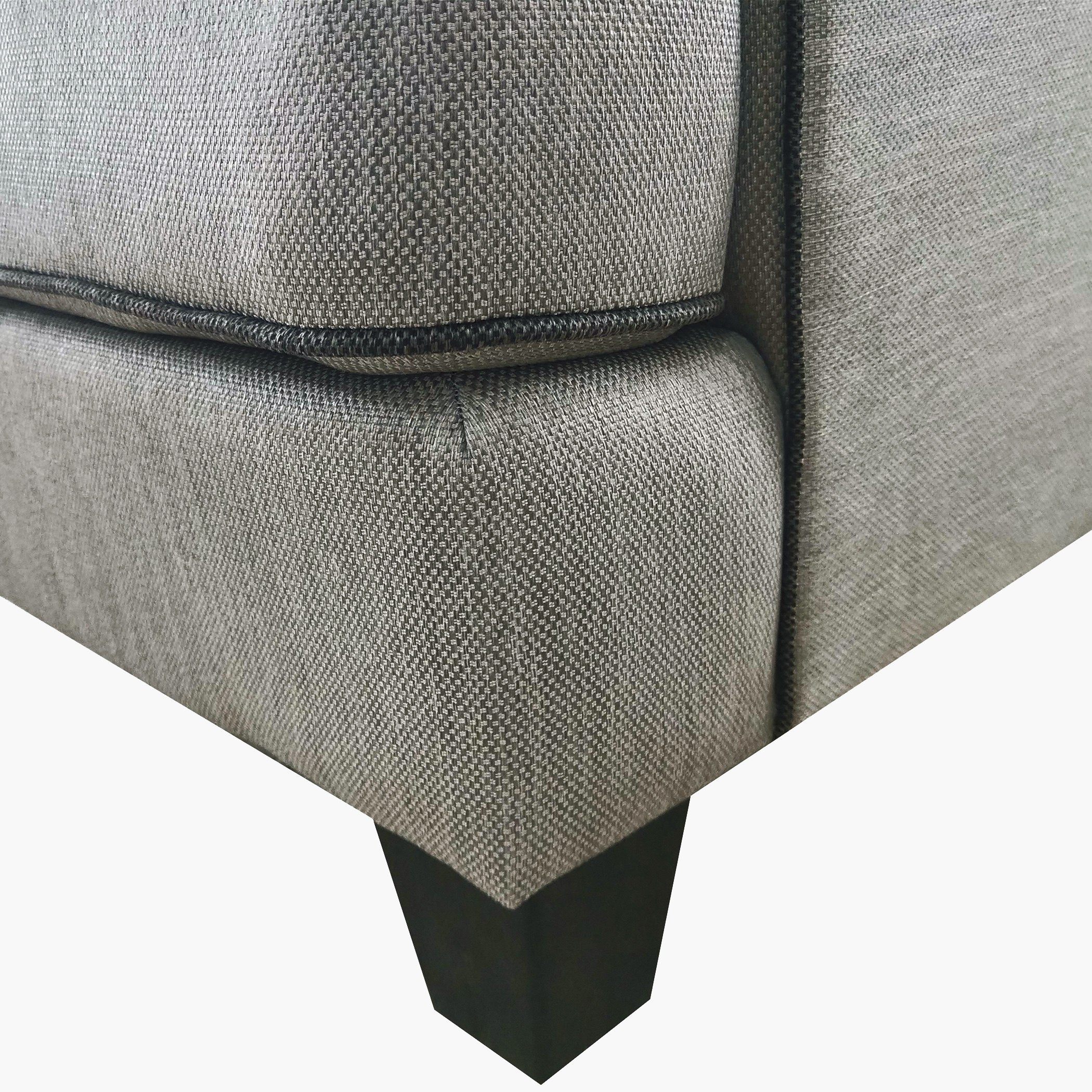أريكة بثلاث مقاعد مع وسائد  مطبوعة من بورشام.-hbxlivingroom-sofasandarmchairs-sofas-image-7