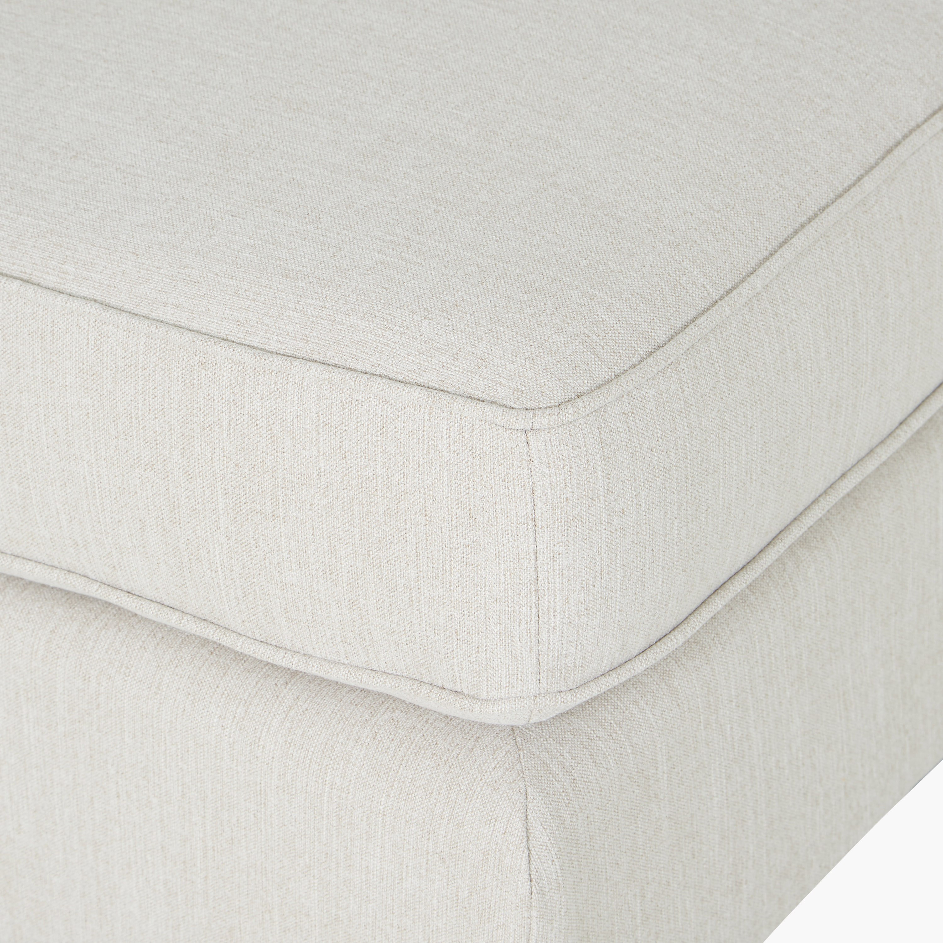 مسند قدم بوسادة ثابتة أنجيليك-hbxlivingroom-sofasandarmchairs-ottomansandfootstools-image-3
