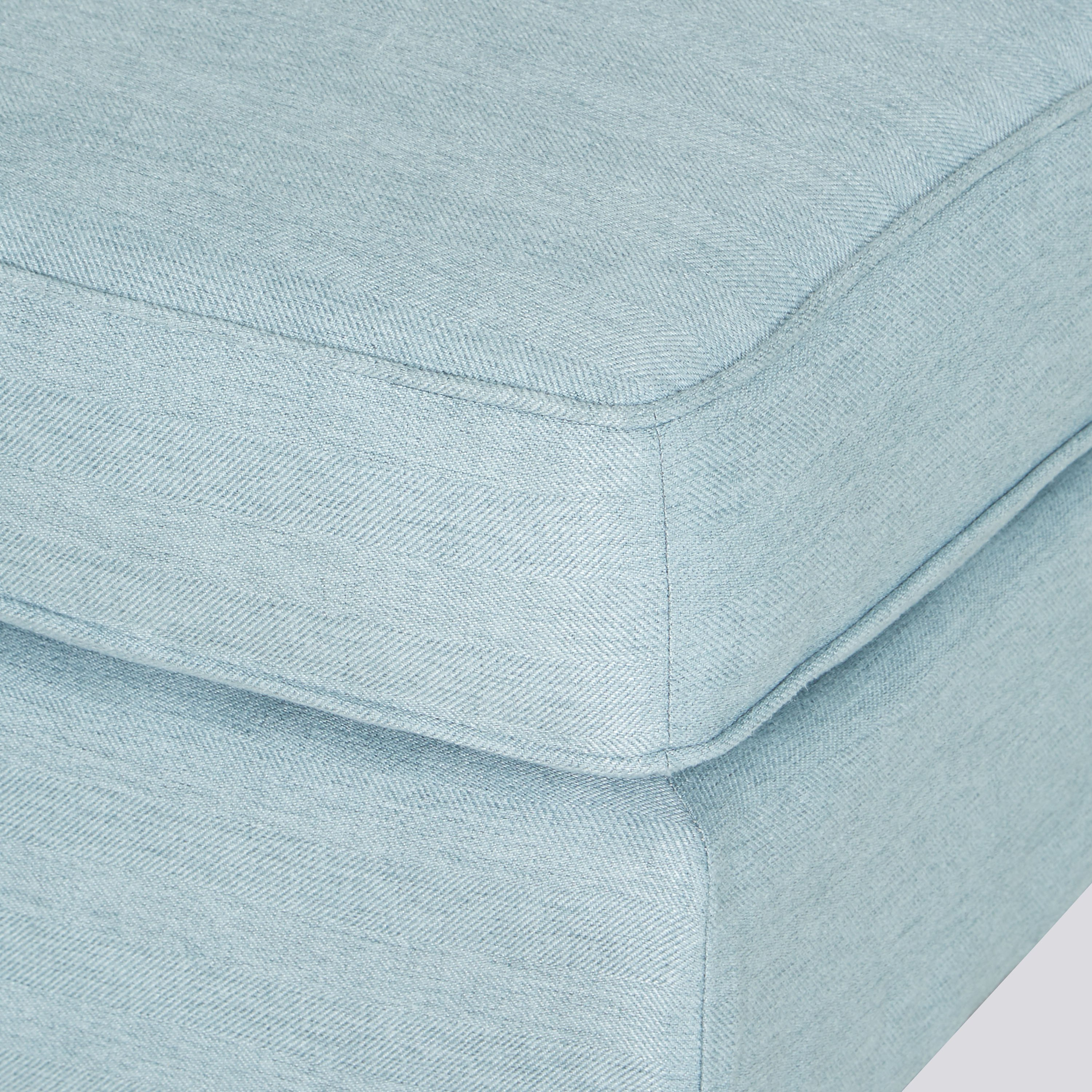 مسند قدم أنجيليك-hbxlivingroom-sofasandarmchairs-ottomansandfootstools-image-3