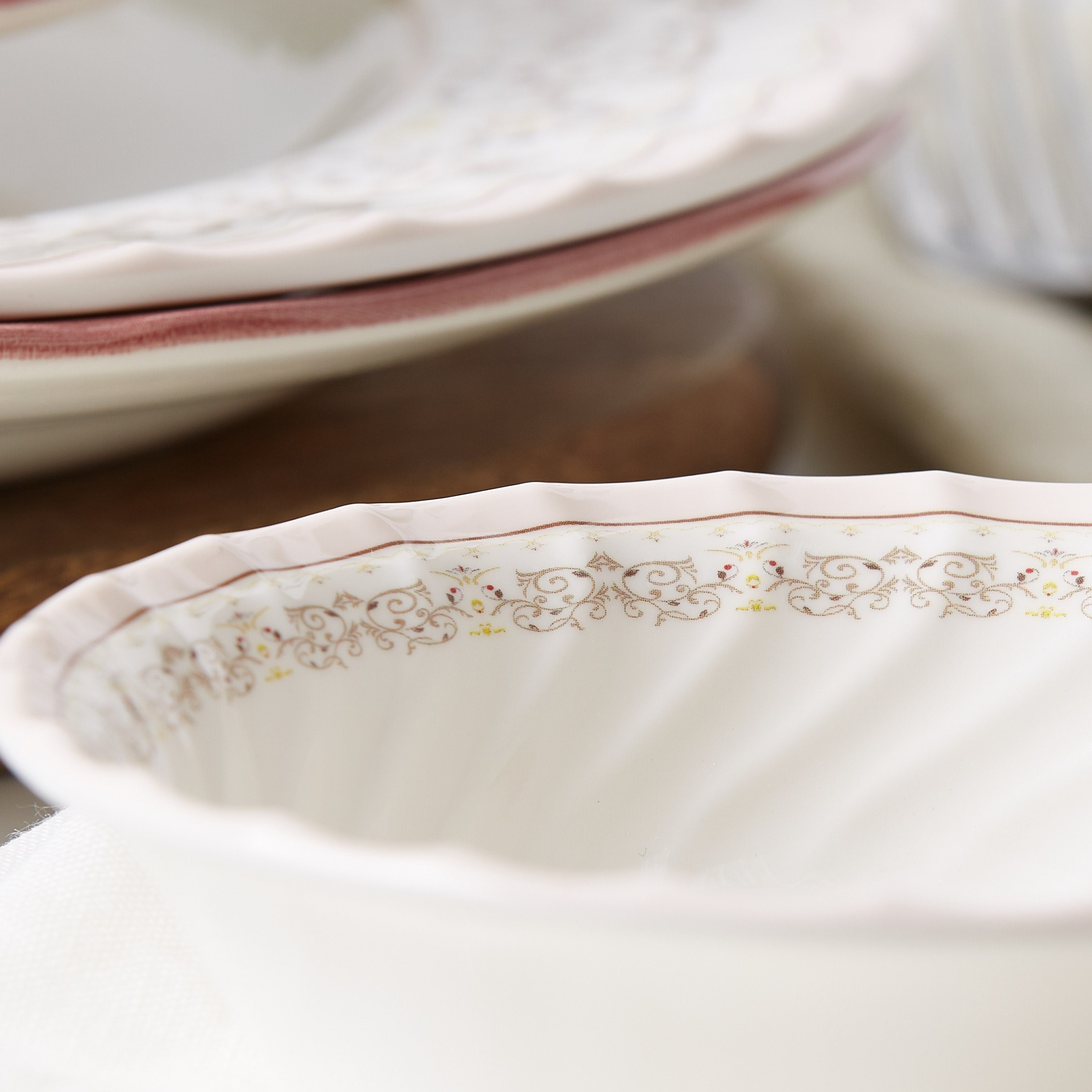 صحن سلطة بطبعات من روزنتال - 21.5 سم-hbxdecorandfurnishings-tabletop-crockery-image-3