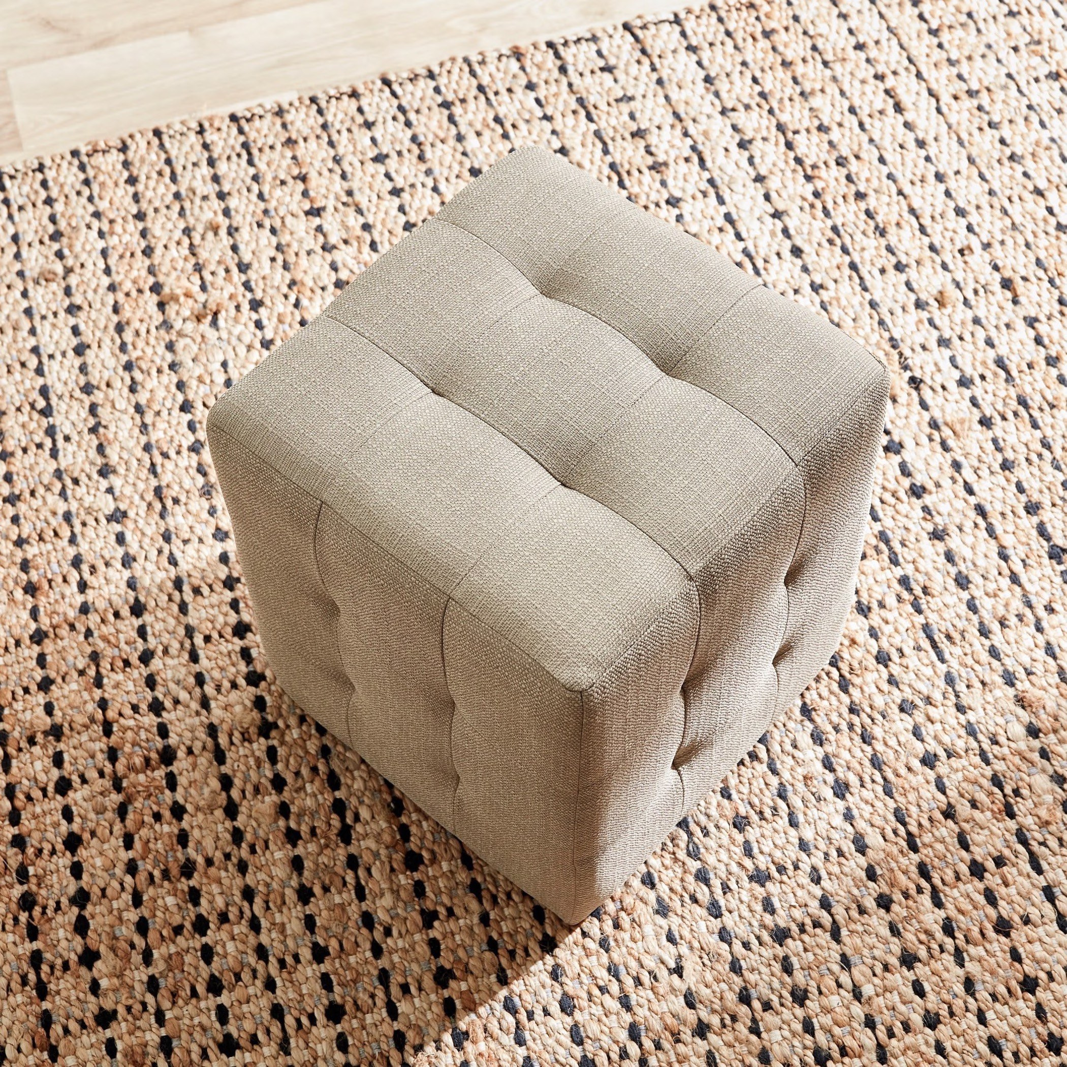 مقعد عثماني من أجاتا-hbxlivingroom-sofasandarmchairs-ottomansandfootstools-image-3