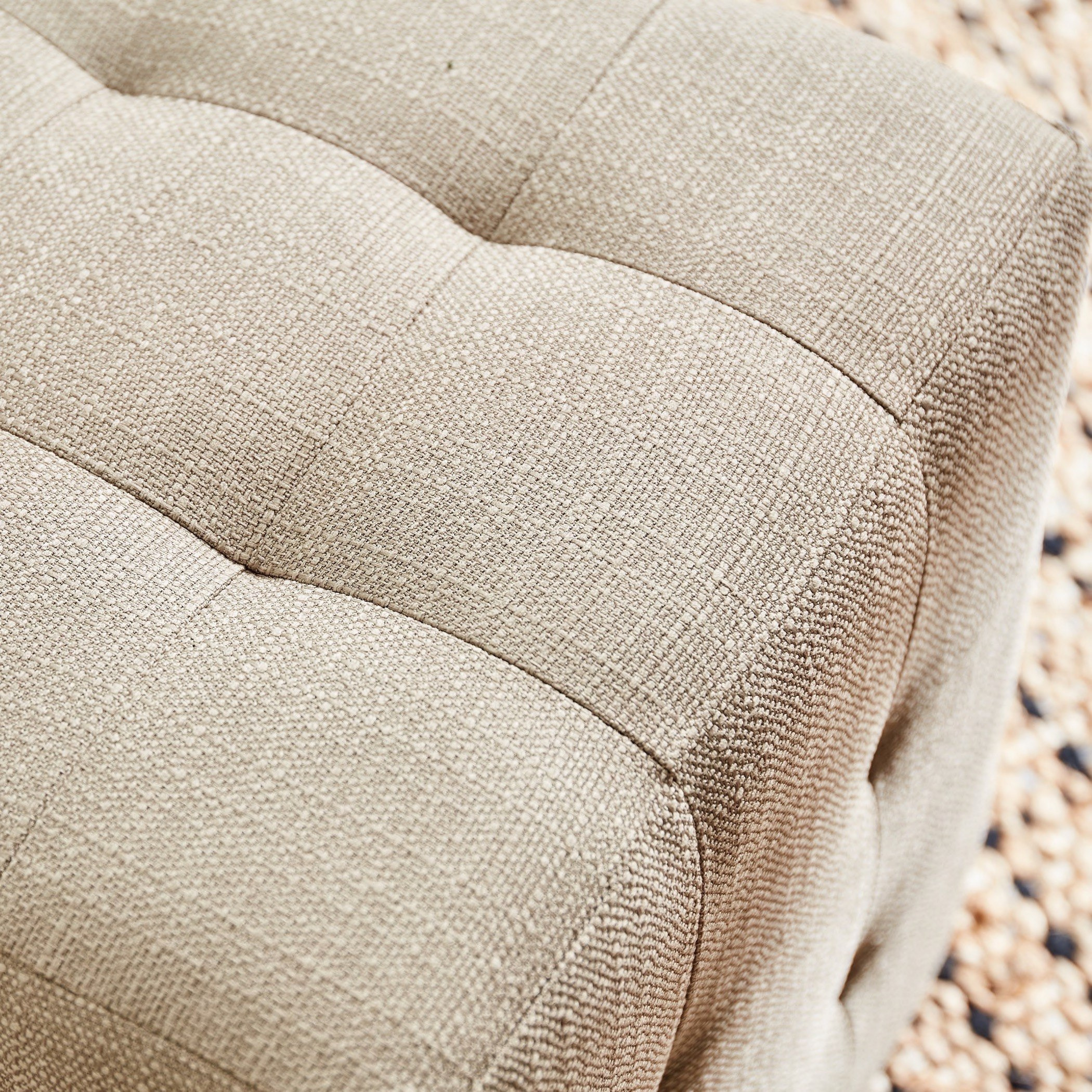 مقعد عثماني من أجاتا-hbxlivingroom-sofasandarmchairs-ottomansandfootstools-image-4