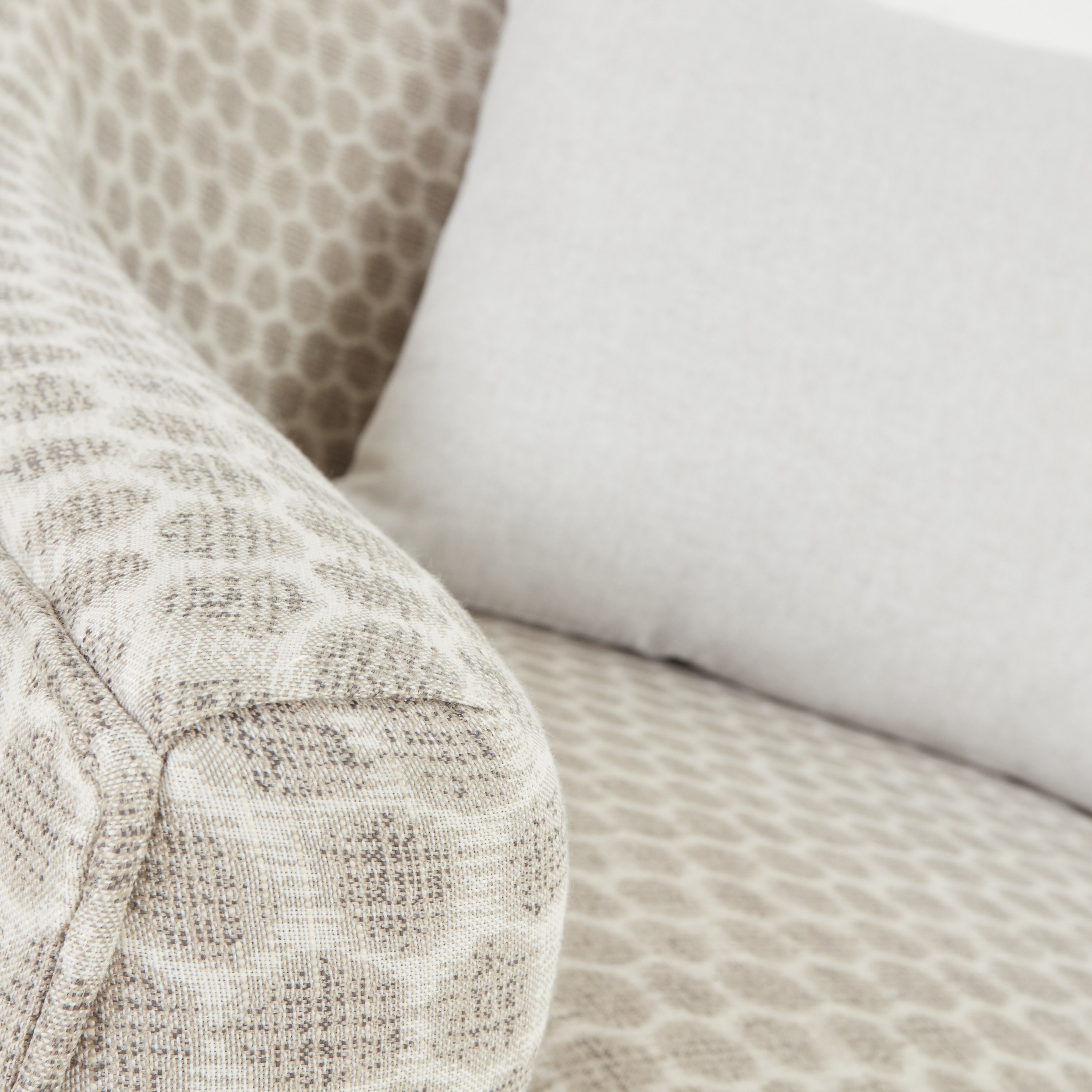 أريكة مقعد واحد مع وسادة لورانس-hbxlivingroom-sofasandarmchairs-sofas-image-4