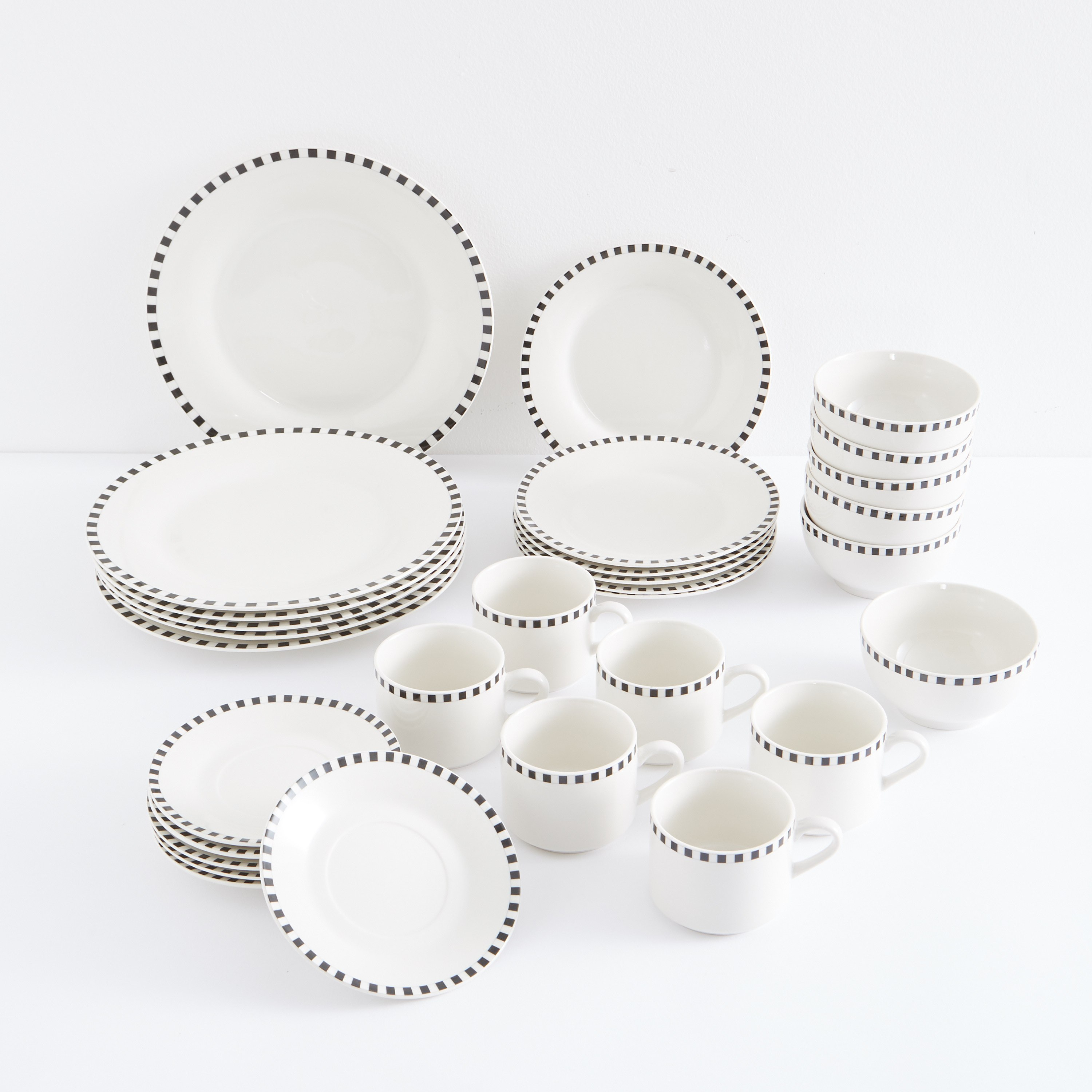 طقم مستلزمات مائدة من 30 قطعة مقلّمة من أوربان-hbxhomeware-hbxkitchen-image-1