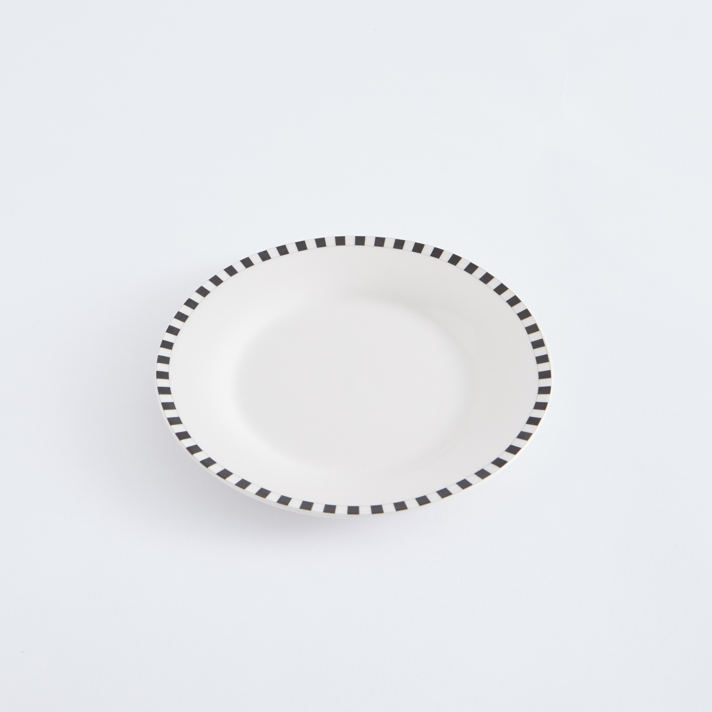 طقم مستلزمات مائدة من 30 قطعة مقلّمة من أوربان-hbxhomeware-hbxkitchen-image-6
