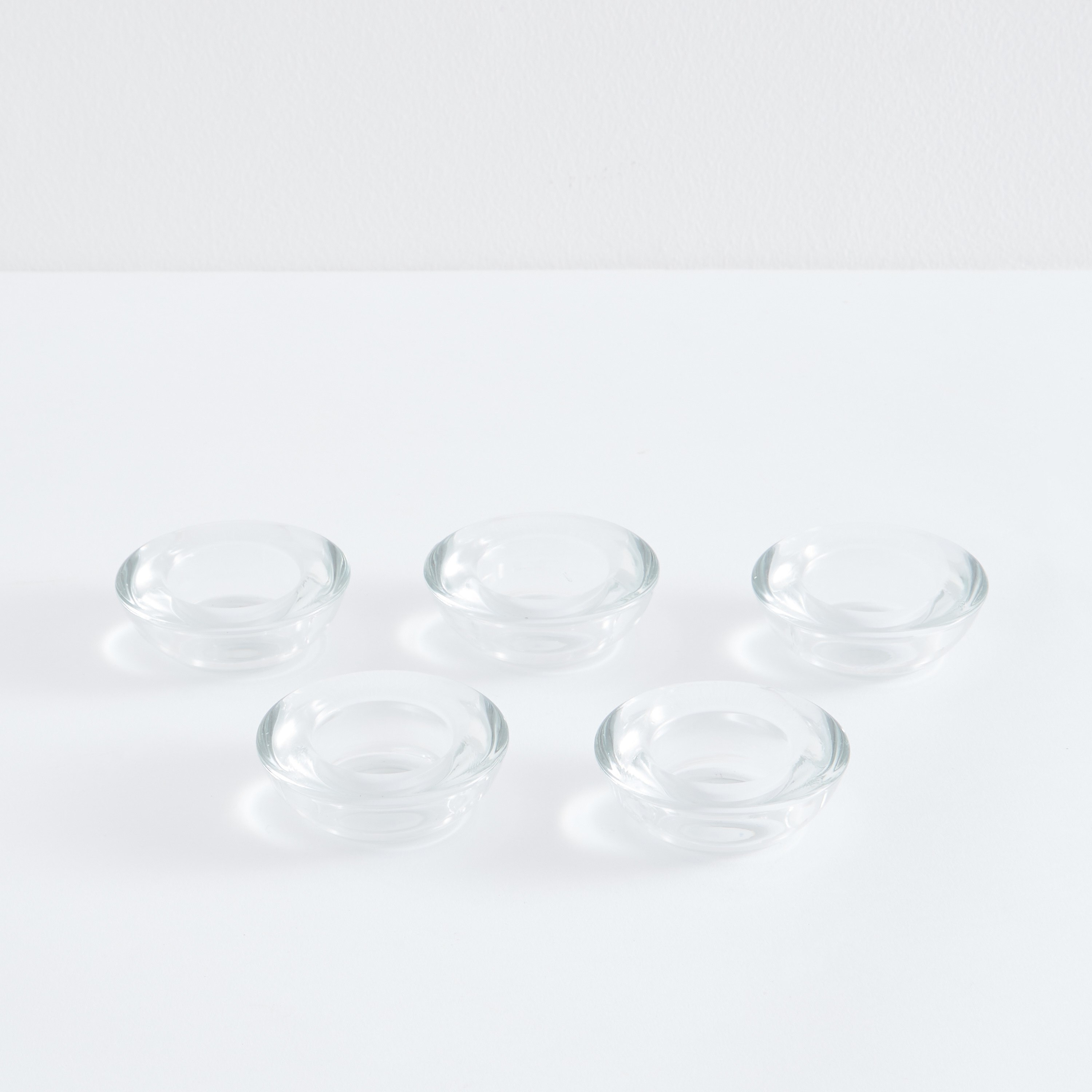 حامل شموع صغيرة زجاجي مستدير من تريا - طقم من 5 قطع-hbxlivingroom-decorandaccessories-candleholders-image-1