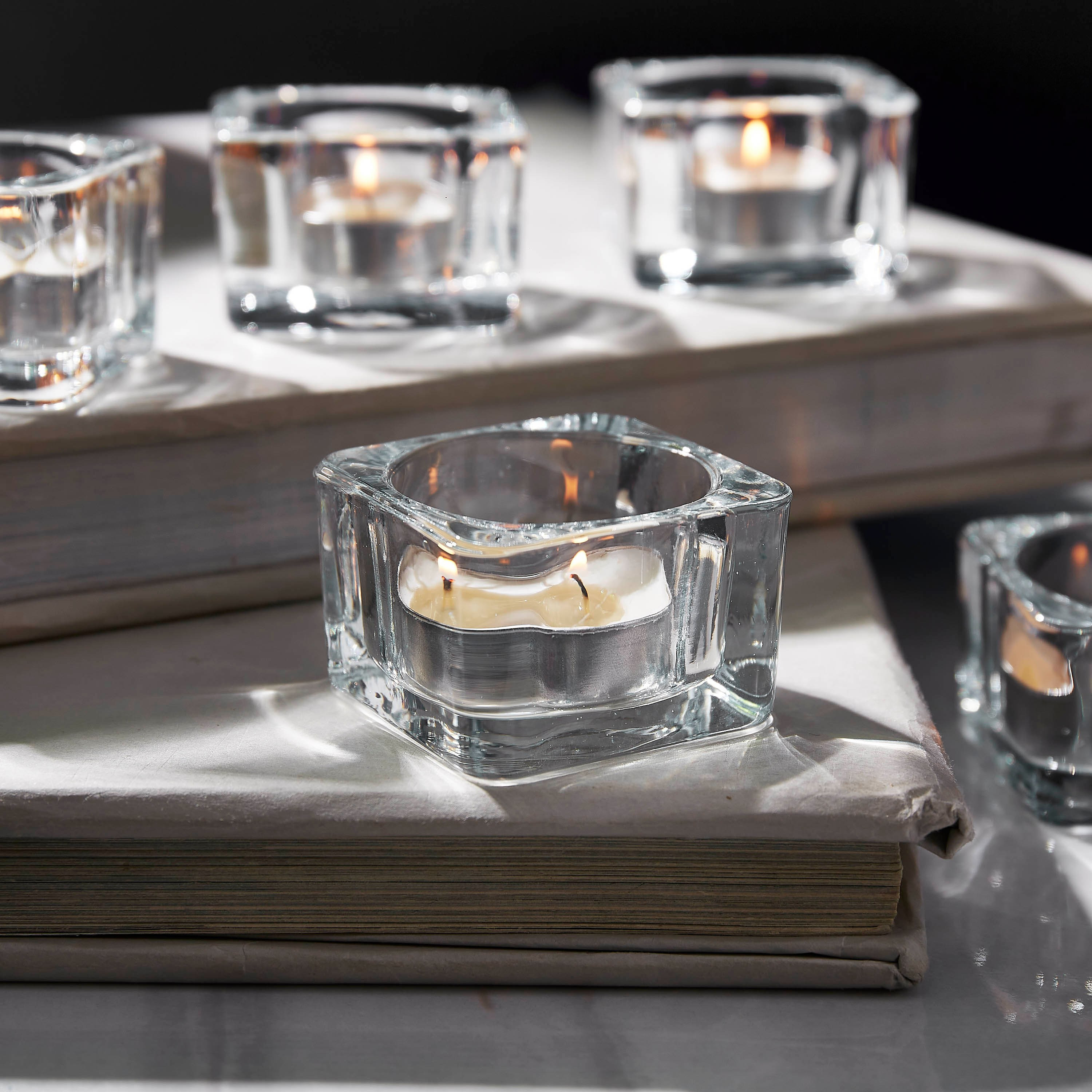 طقم حامل شموع صغيرة شفّاف بتصميم مربّع من تريا - 5 قطع-hbxlivingroom-decorandaccessories-candleholders-image-3