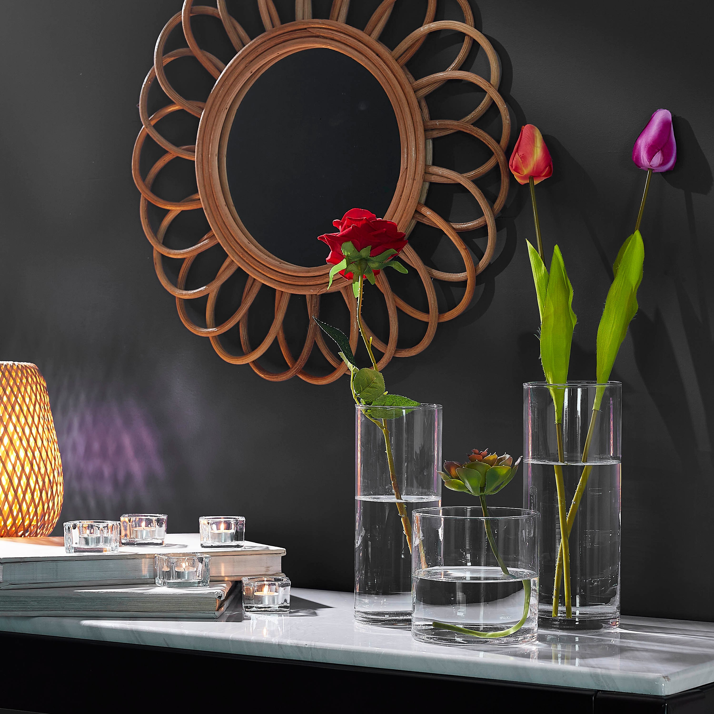 طقم حامل شموع صغيرة شفّاف بتصميم مربّع من تريا - 5 قطع-hbxlivingroom-decorandaccessories-candleholders-image-4