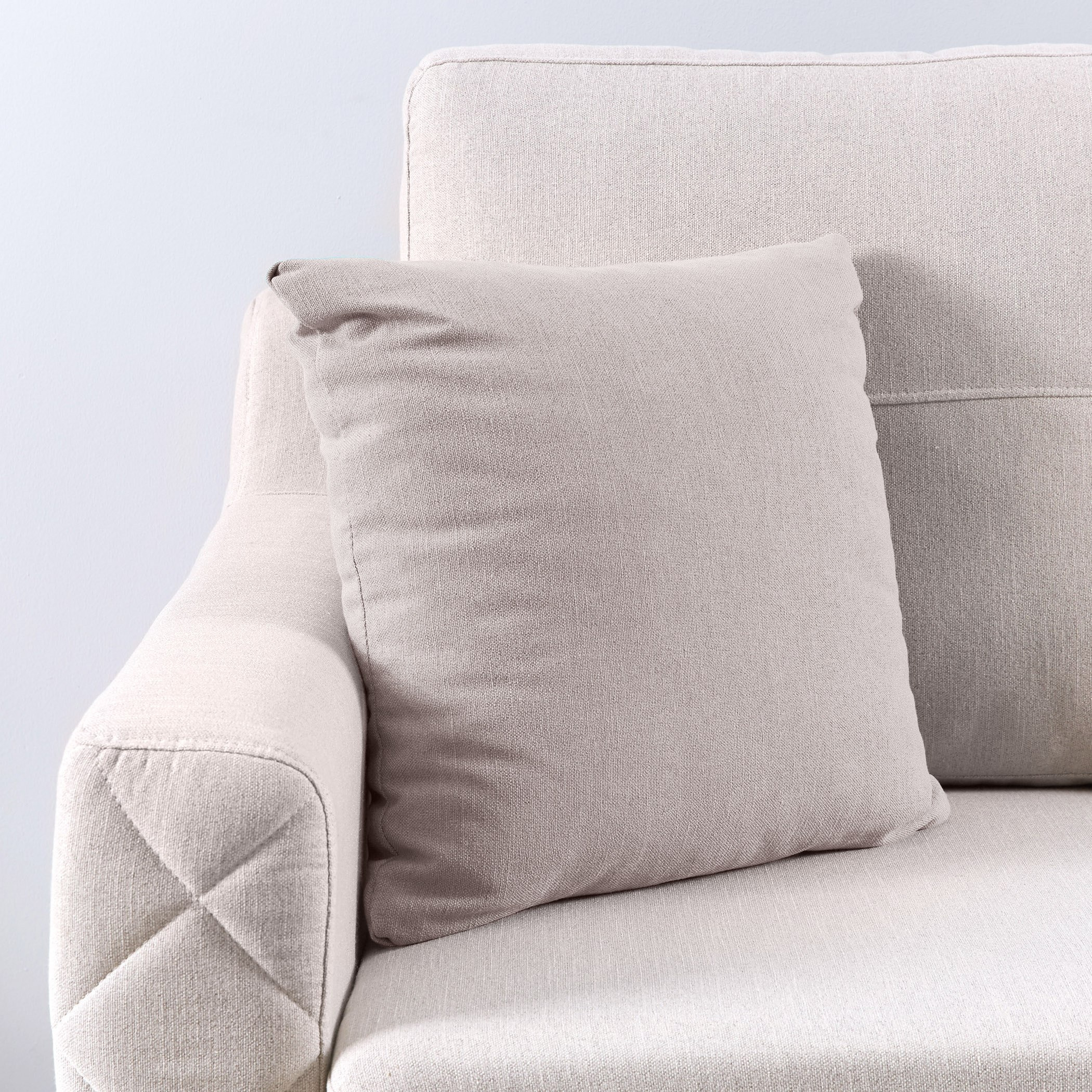كنبة قماشيّة 3 مقاعد مع وسادتين من سكاي-hbxlivingroom-sofasandarmchairs-sofas-image-4