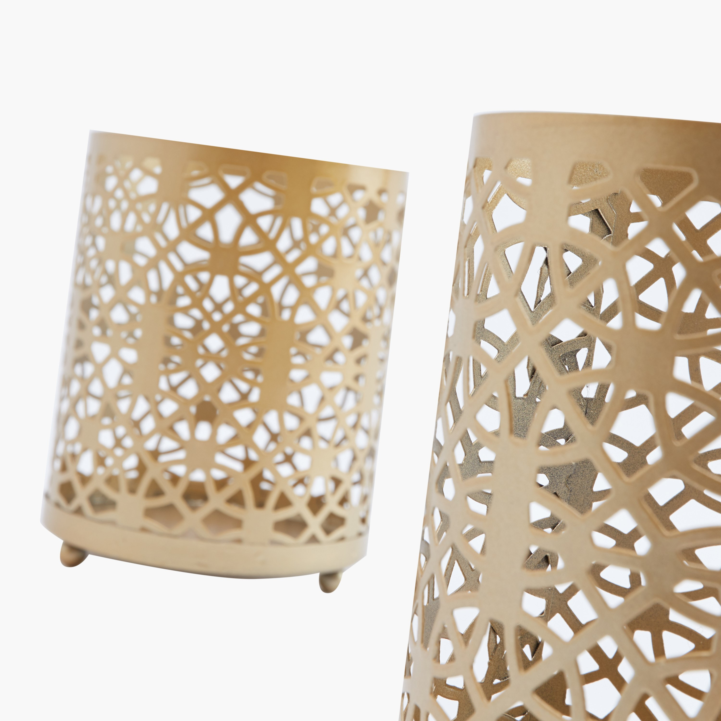 حامل شموع معدني مفرّغ - طقم من قطعتين-hbxlivingroom-decorandaccessories-candleholders-image-3