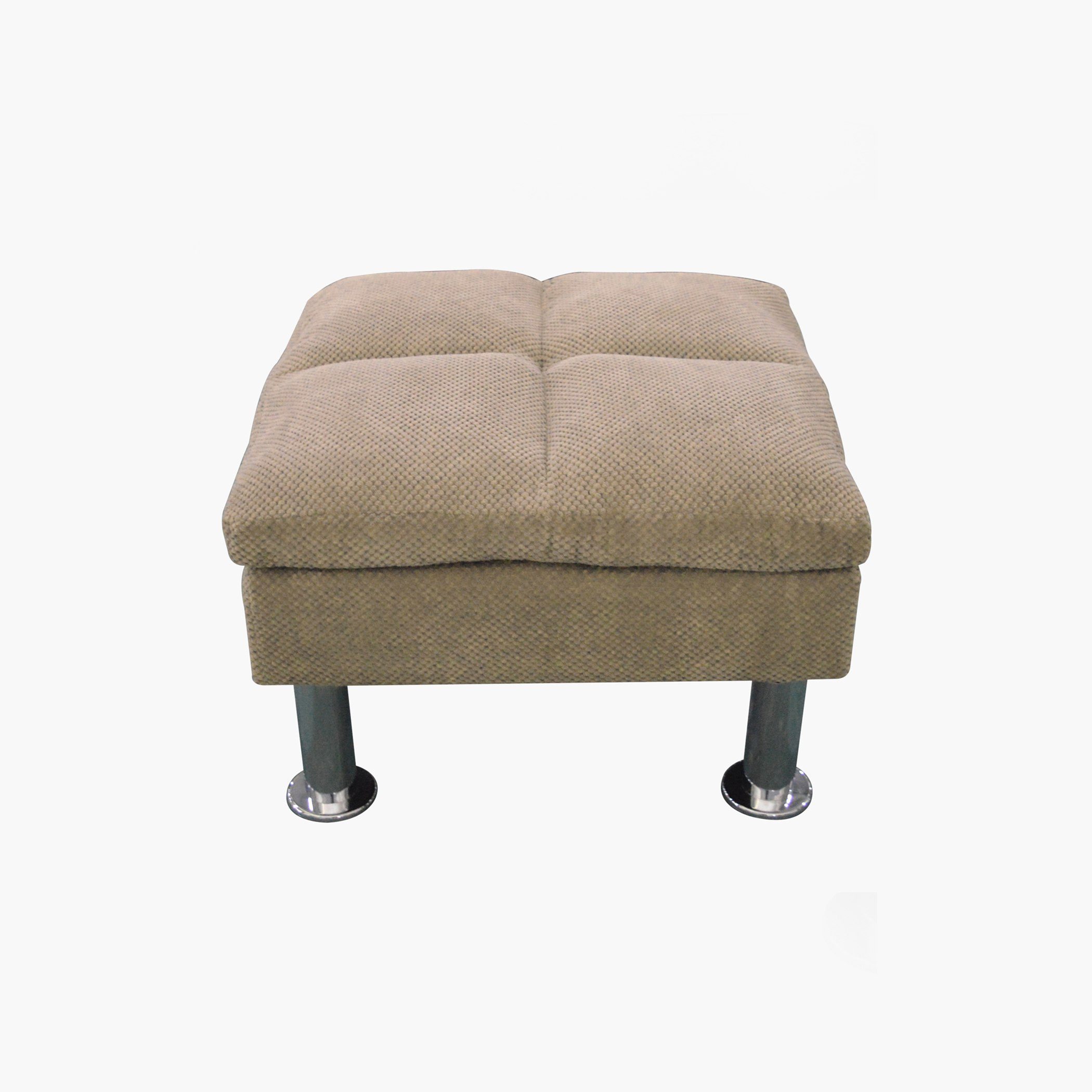 مسند قدم بارز الملمس من سلفا.-hbxlivingroom-sofasandarmchairs-ottomansandfootstools-image-1