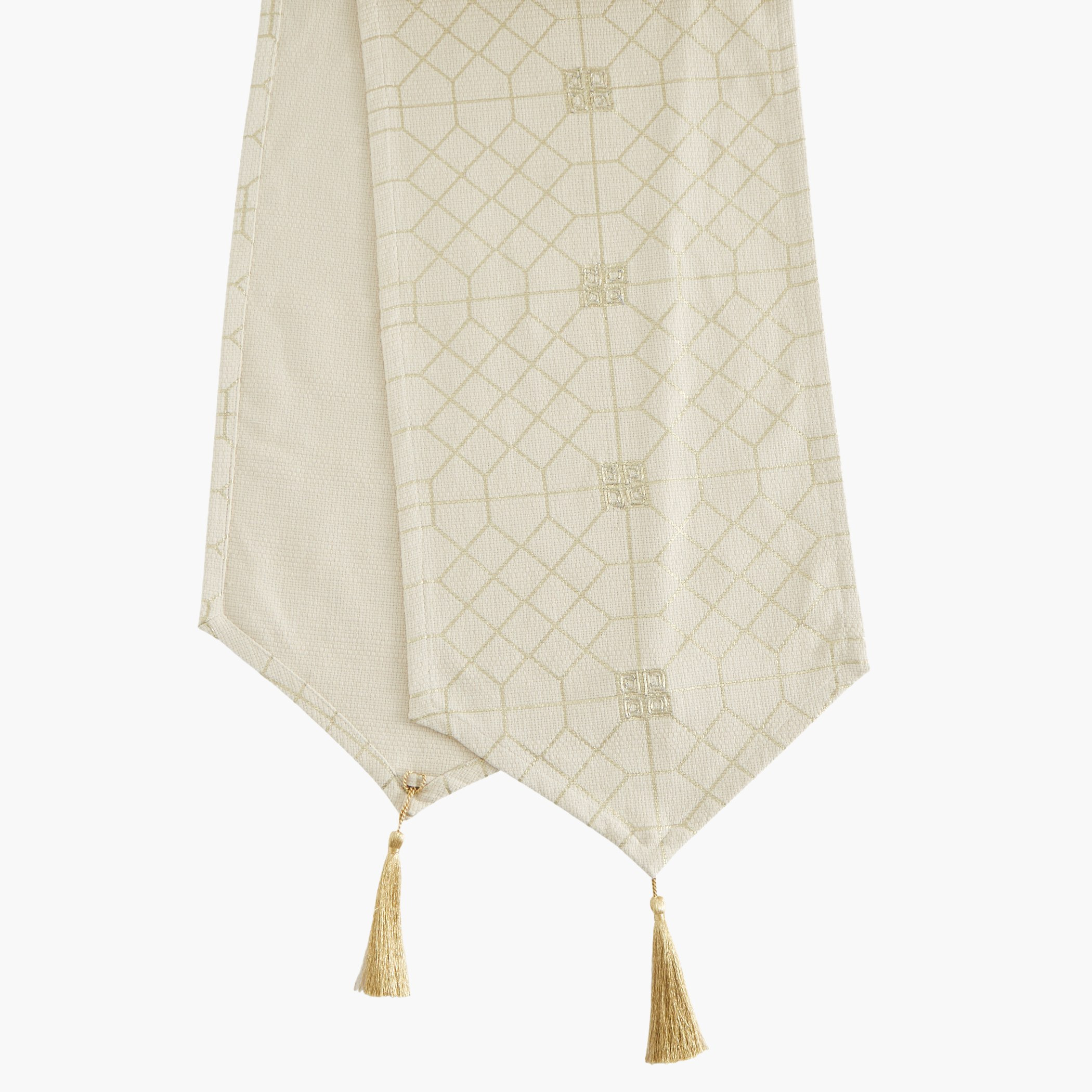 مفرش طاولة بطبعات فويل من بينيت-hbxdecorandfurnishings-homefurnishings-tablelinens-image-1