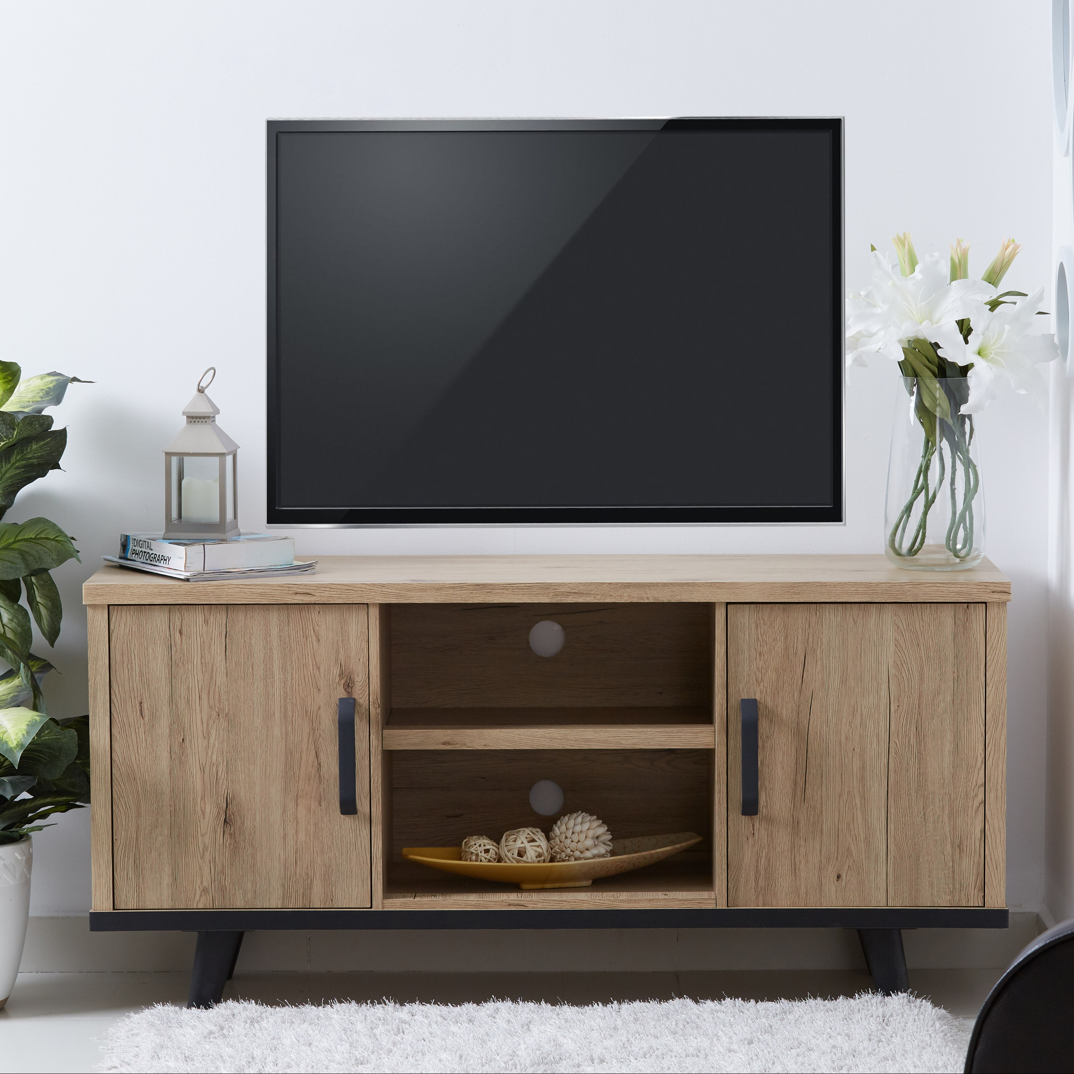وحدة تلفزيون منخفضة لأجهزة حتى 55 بوصة من جلاسجو-hbxlivingroom-mediaunitsandstorage-tvunits-image-2