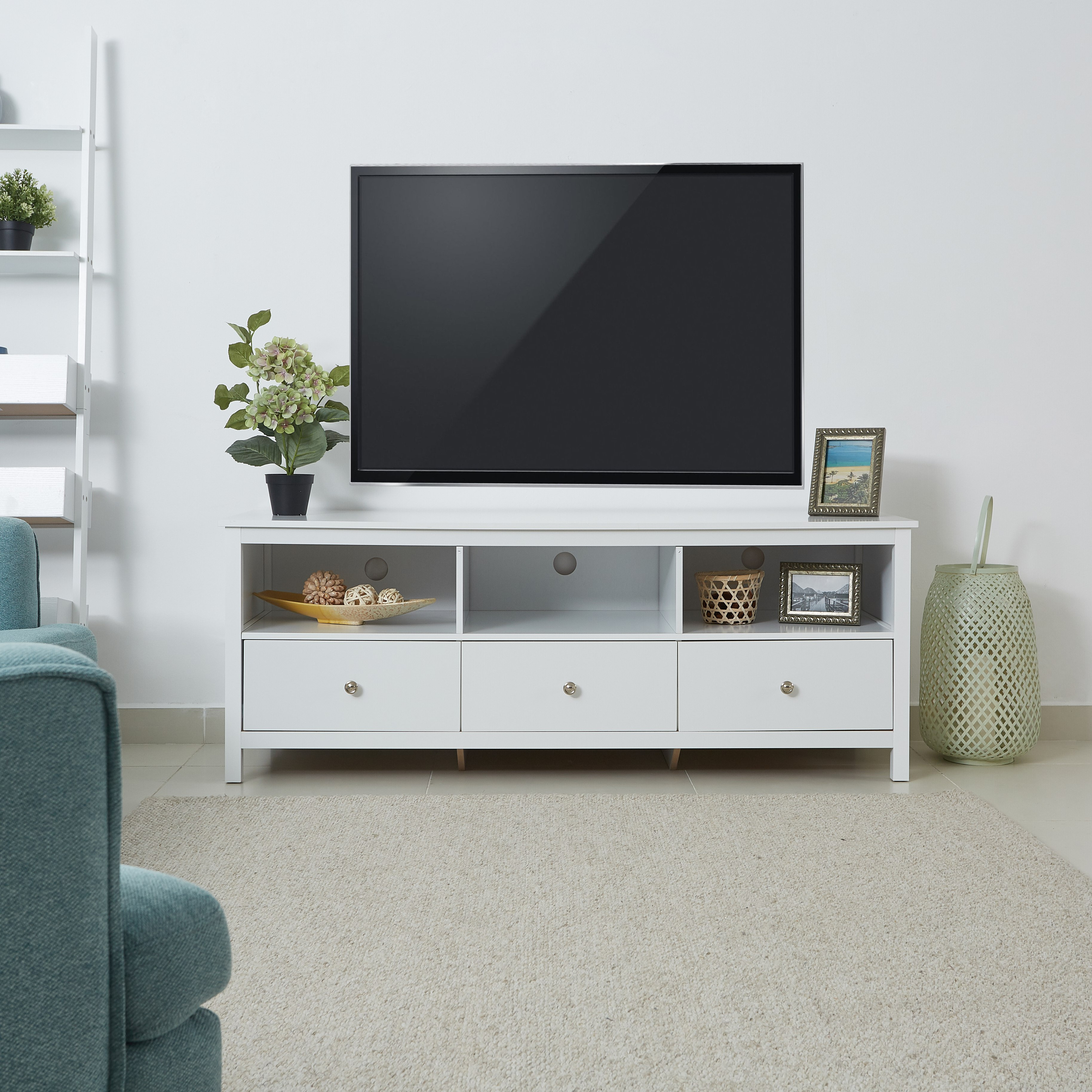 وحدة تلفاز منخفضة بثلاثة أدراج لأجهزة تلفاز حتى 70 بوصة مونتويا-hbxlivingroom-mediaunitsandstorage-tvunits-image-1