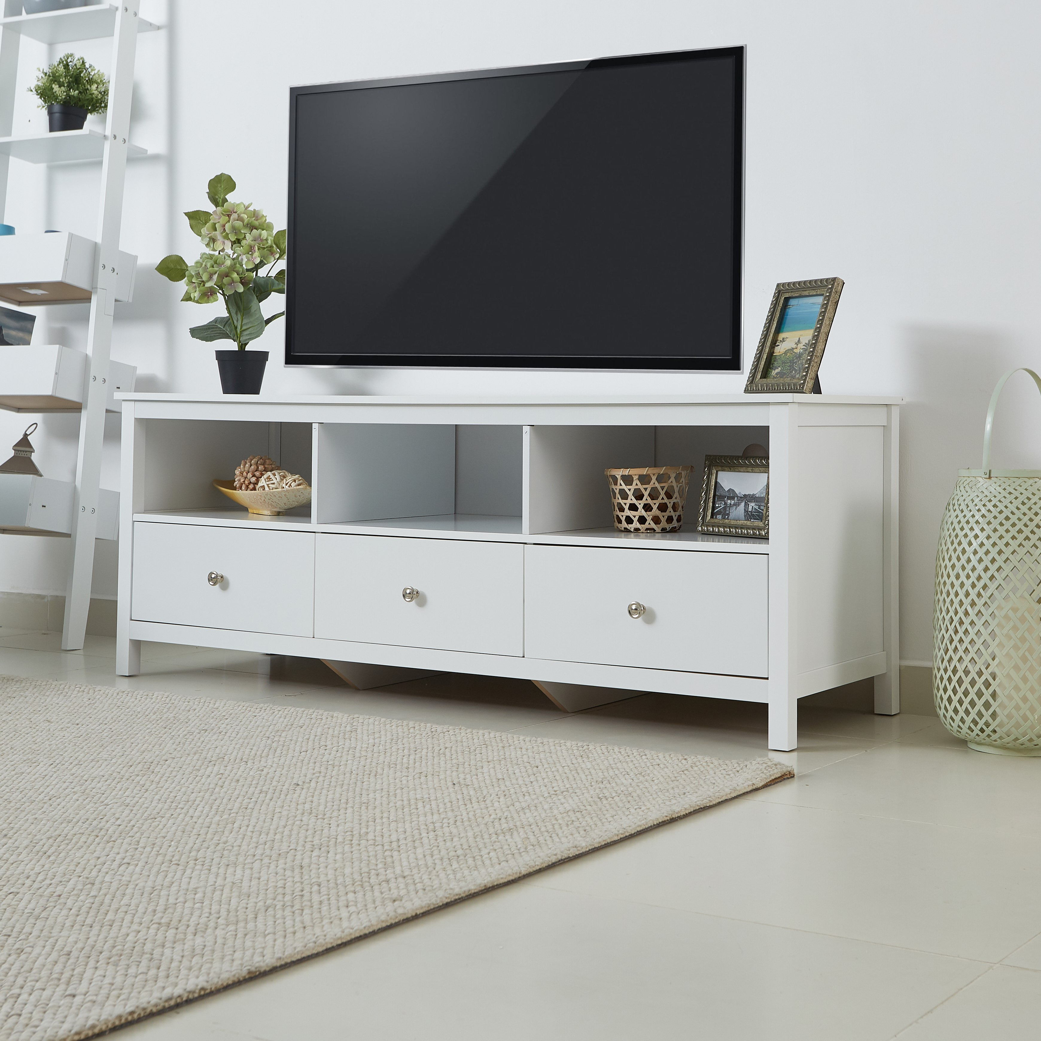 وحدة تلفاز منخفضة بثلاثة أدراج لأجهزة تلفاز حتى 70 بوصة مونتويا-hbxlivingroom-mediaunitsandstorage-tvunits-image-2