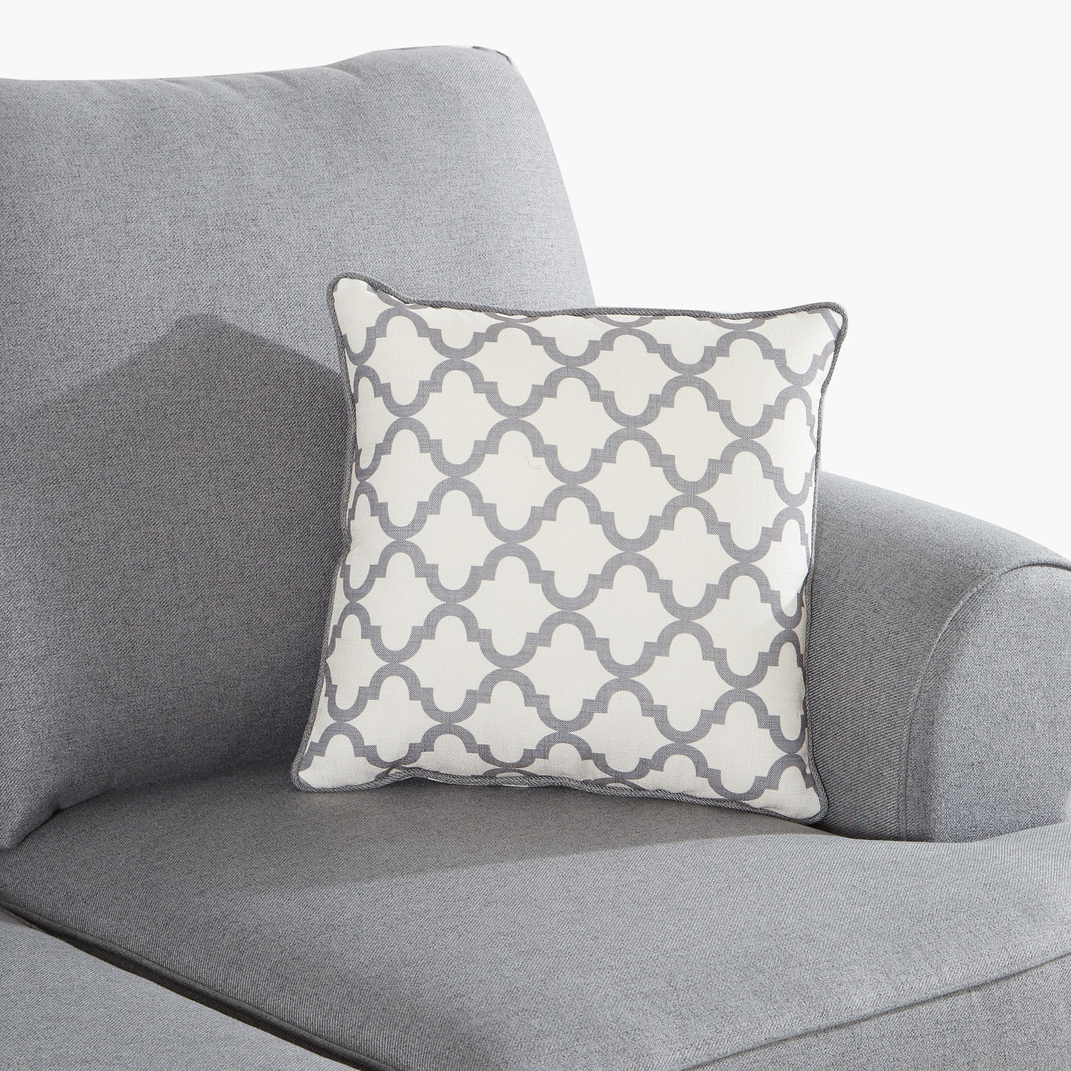 أريكة بثلاث مقاعد مع وسائد مبعثرة من دوناتيلا-hbxlivingroom-sofasandarmchairs-sofas-image-5