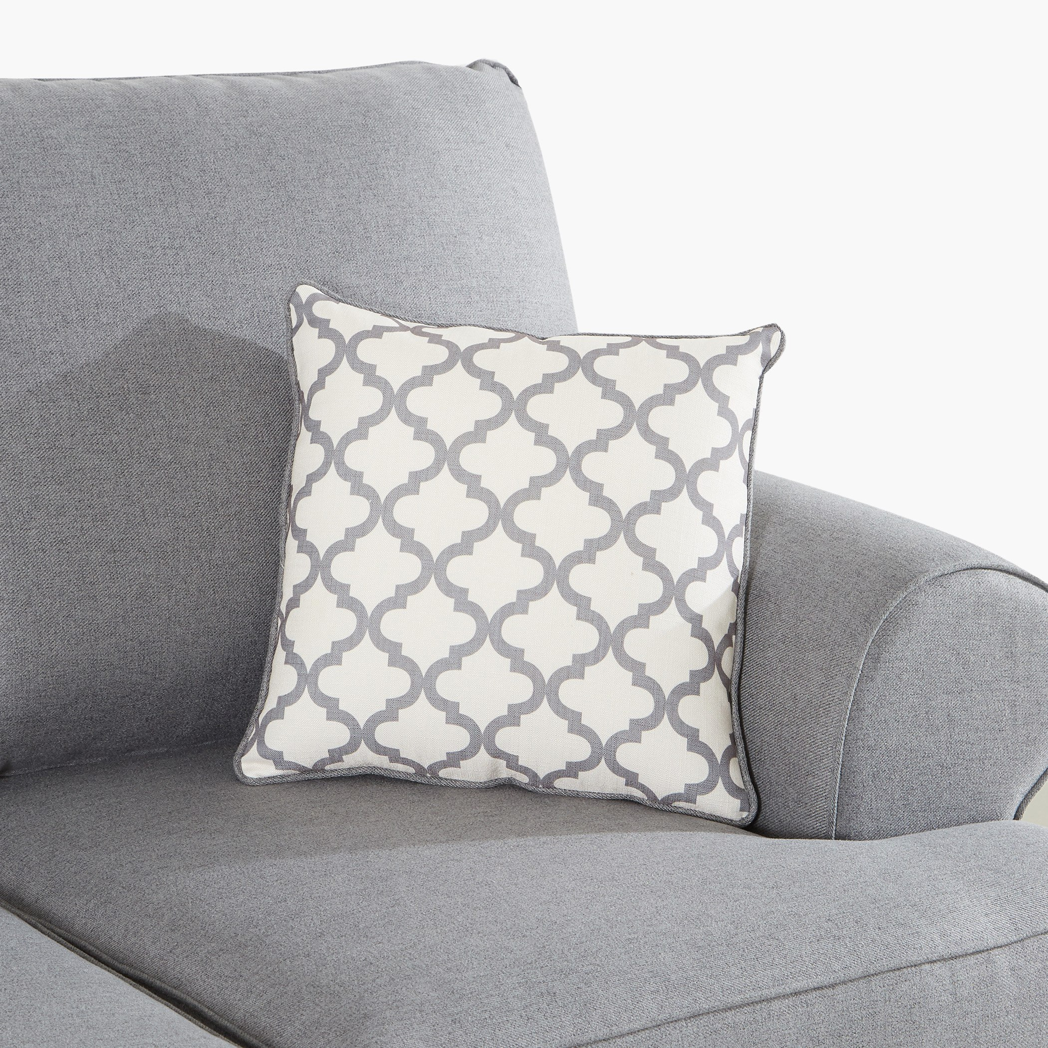 كنبة بمقعدين و وسادتين صغيرتين من دوناتيلا-hbxlivingroom-sofasandarmchairs-sofas-image-4