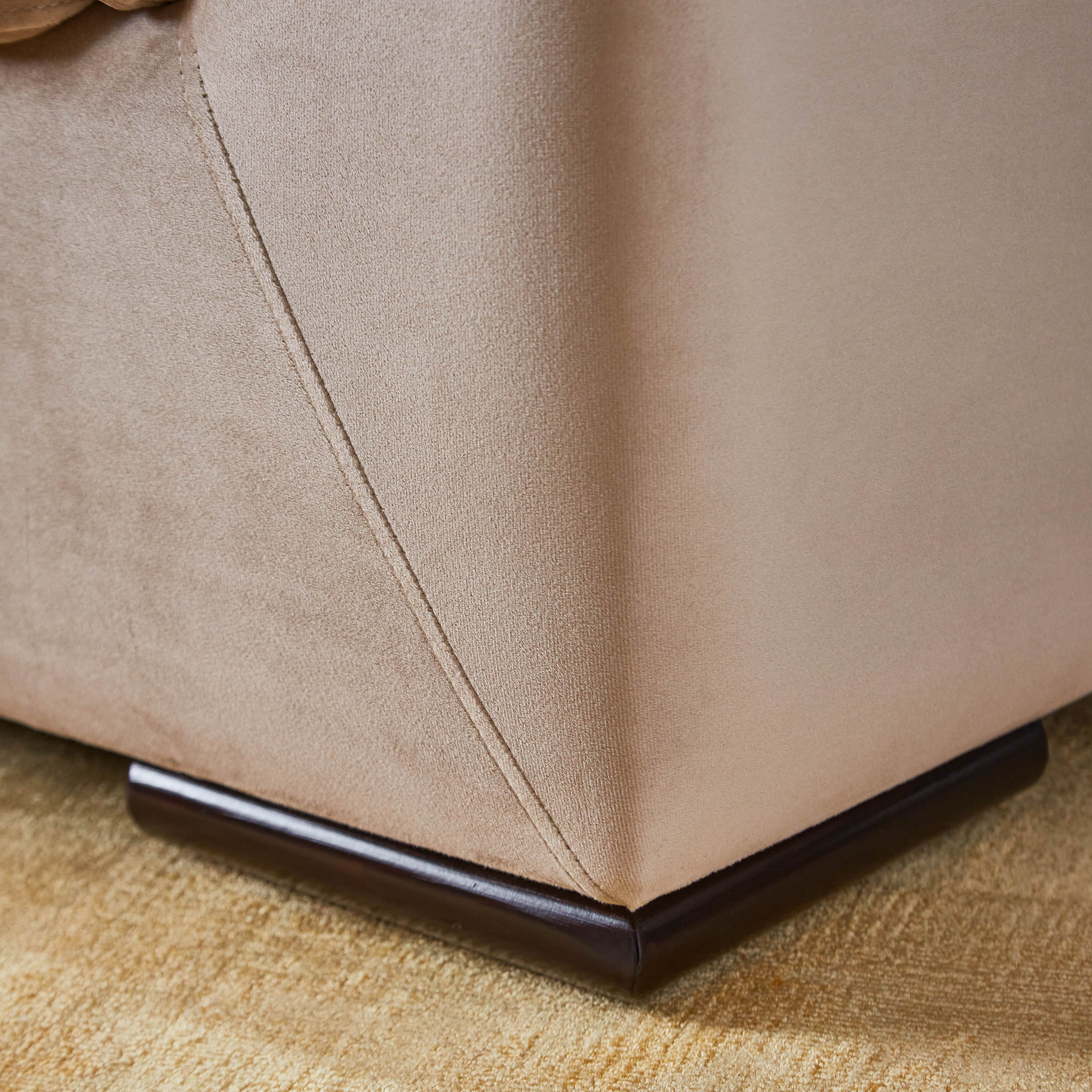 كنبة مخمليّة 3 مقاعد مع 4 وسائد من سندريلا-hbxlivingroom-sofasandarmchairs-sofas-image-5