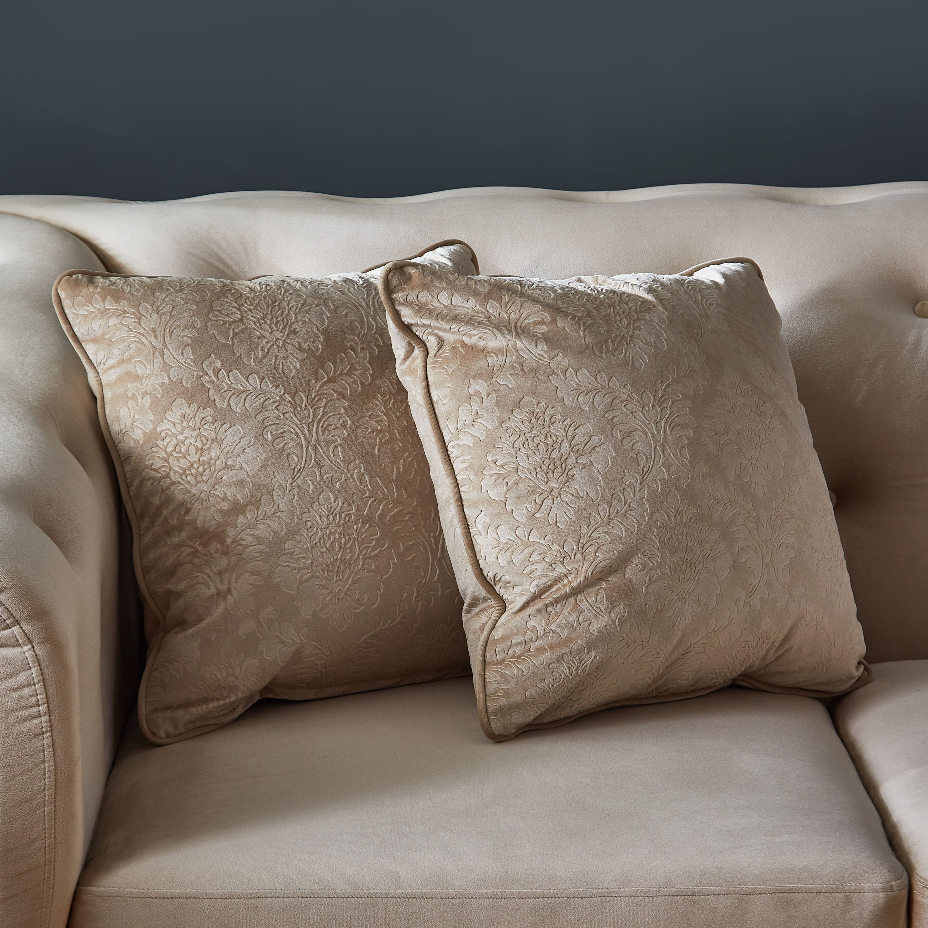كنبة مخملية مقعدين مع وسائد من سندريلا-hbxlivingroom-sofasandarmchairs-sofas-image-3