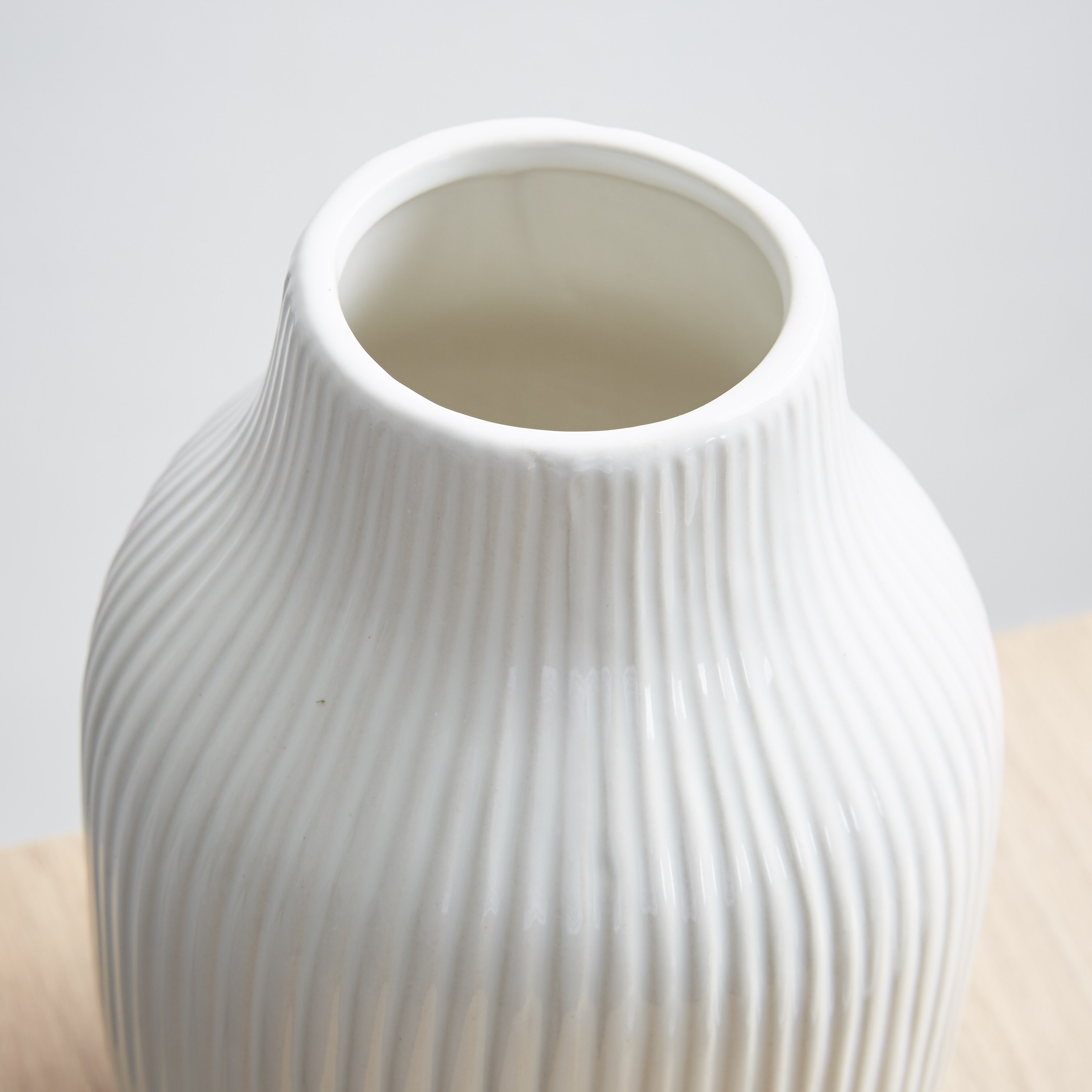 مزهرية سيراميك من سيركا-hbxbedroom-decorandaccessories-vases-image-3