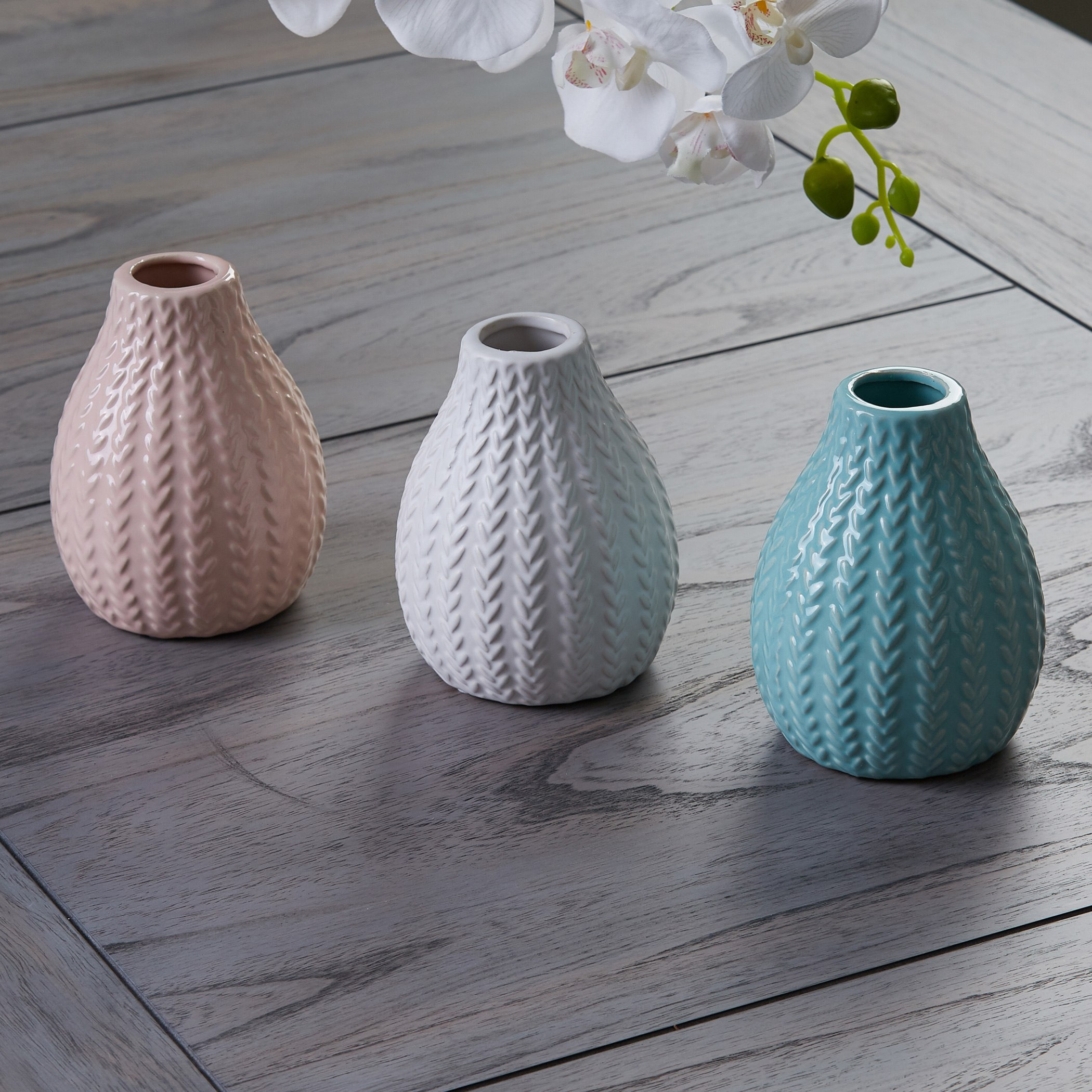 مزهريّة سيراميك مزيّنة من نولا-hbxbedroom-decorandaccessories-vases-image-3