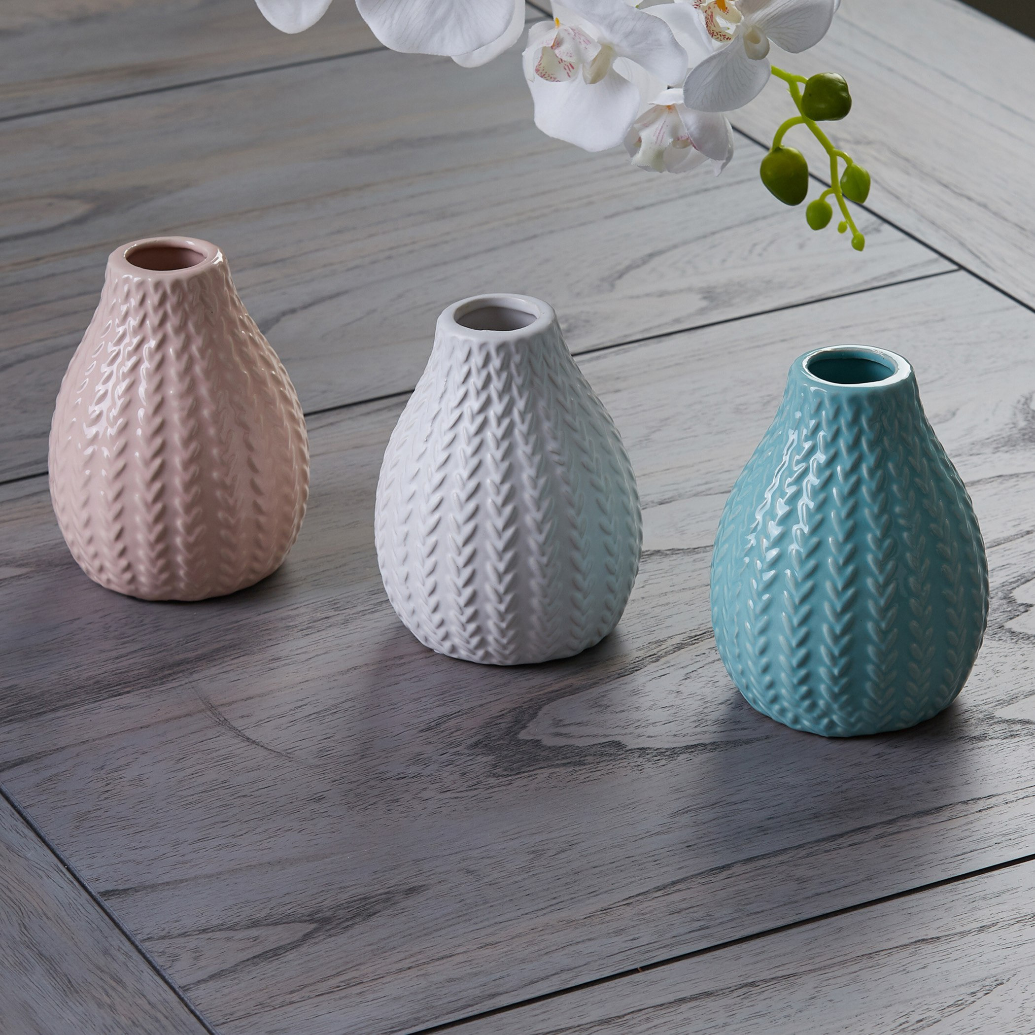 مزهرية سيراميك بارزة الملمس من نولا-hbxbedroom-decorandaccessories-vases-image-3