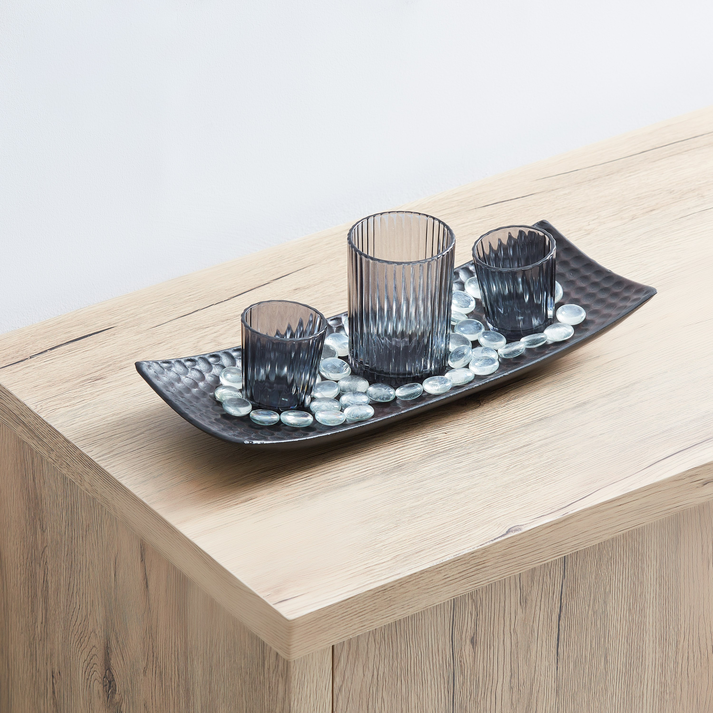 حامل شموع 3 قطع بقاعدة خشبية وخرز زجاجي من ريفليكشن-hbxlivingroom-decorandaccessories-candleholders-image-1
