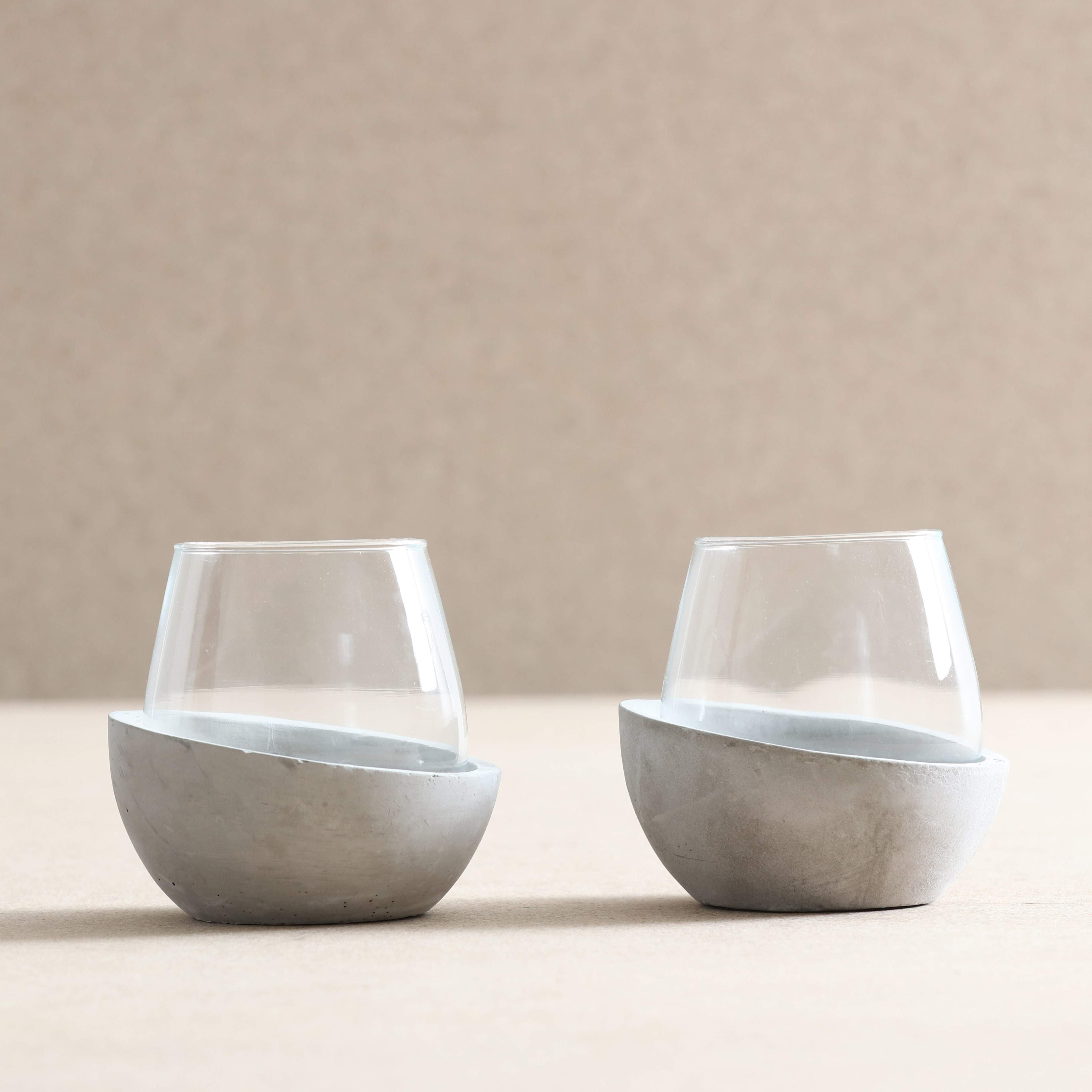 طقم حامل شموع صغيرة من أرورا هوريكان - طقم من 2 قطع-hbxlivingroom-decorandaccessories-candleholders-image-1