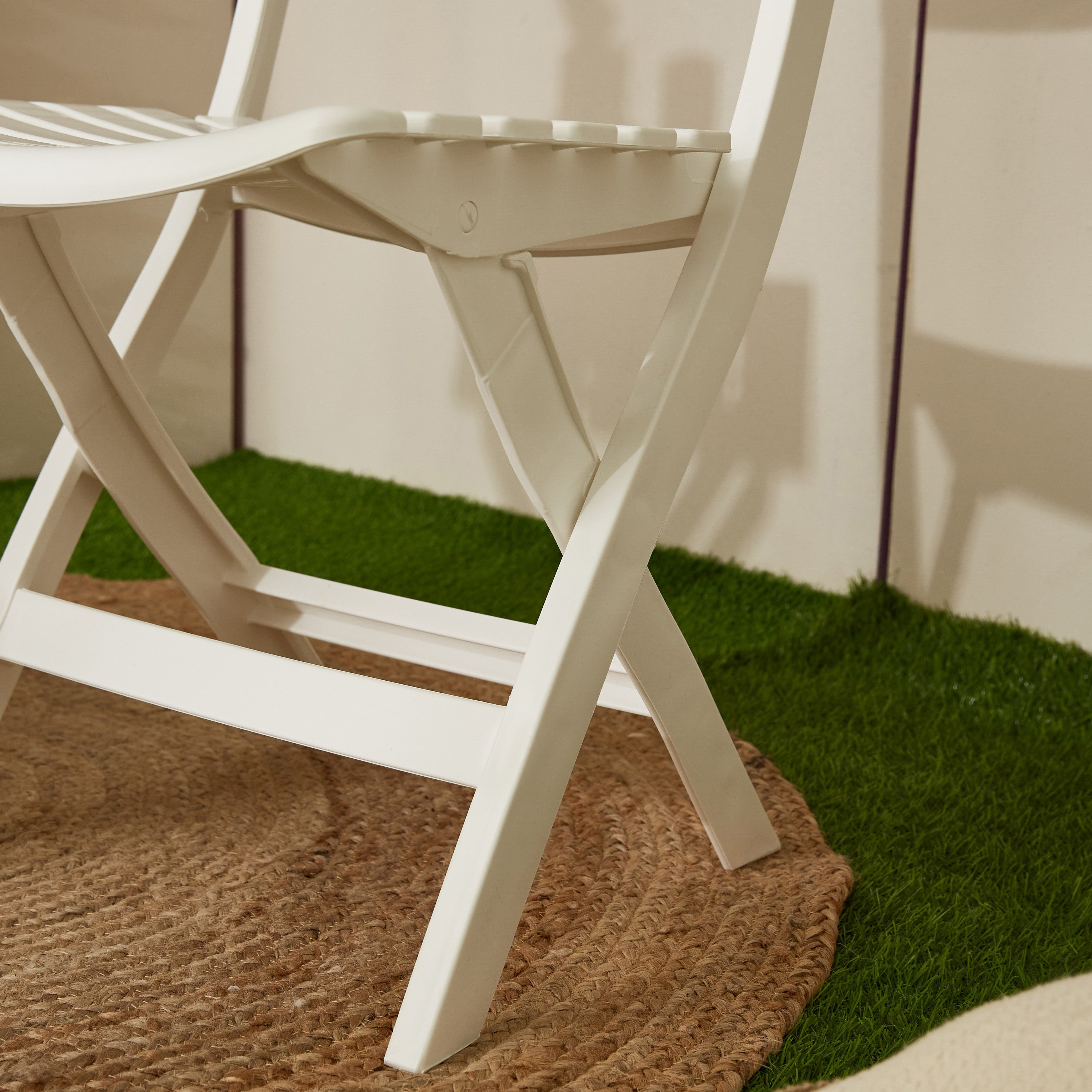 كرسي قابل للطّي من فيرا بورتابل-hbxfurniture-outdoor-swingsandchairs-image-6