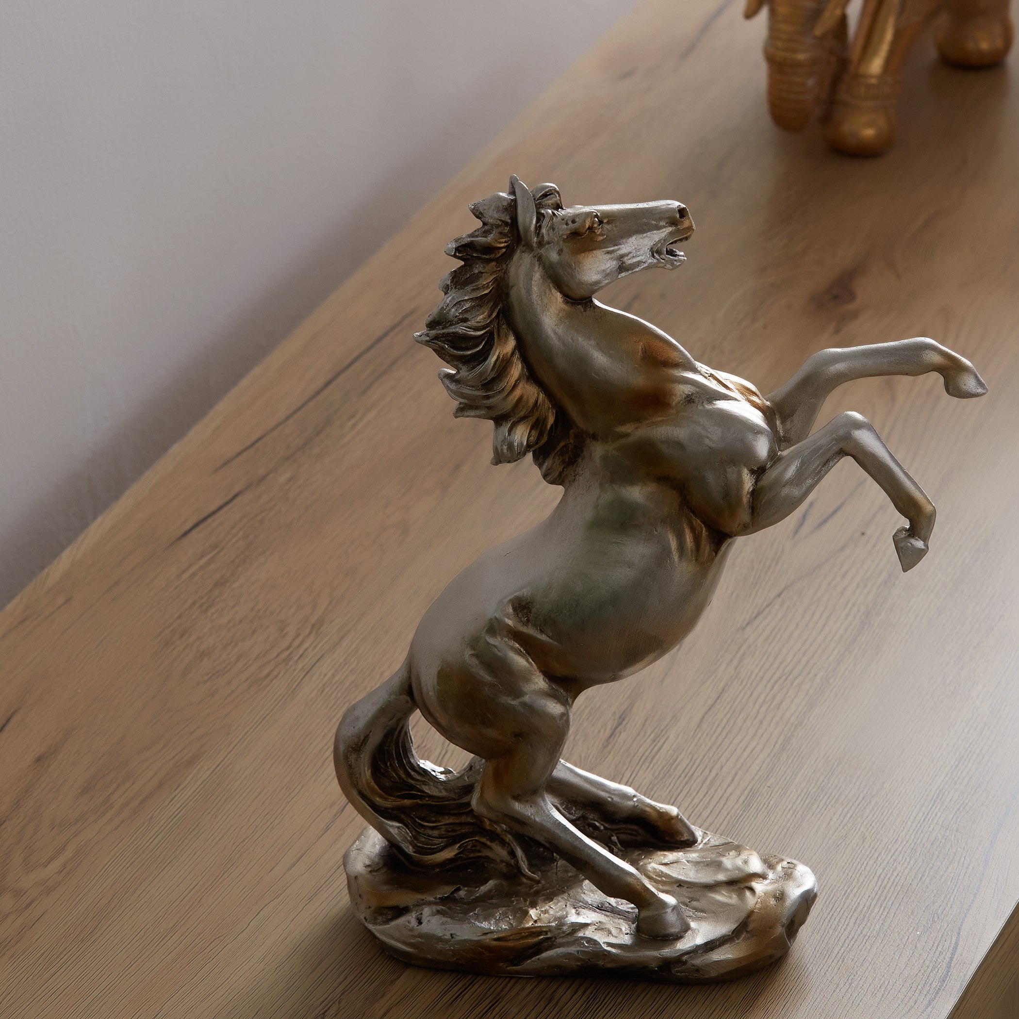 تمثال حصان مزيّن من جلوبنج-hbxhomeware-homedecor-figurinesandornaments-image-1