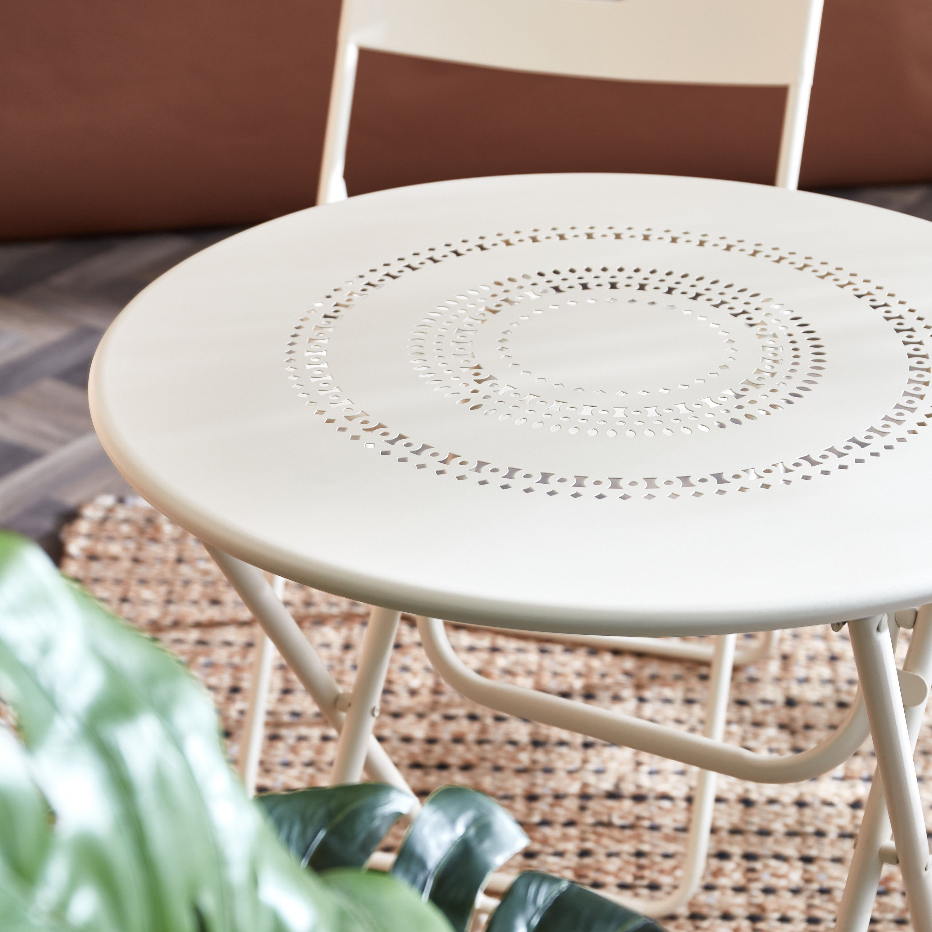 طقم شرفة 3 قطع من طاولة وكرسي قابل للطي من فيرا أنجل-hbxfurniture-outdoor-diningsets-image-4
