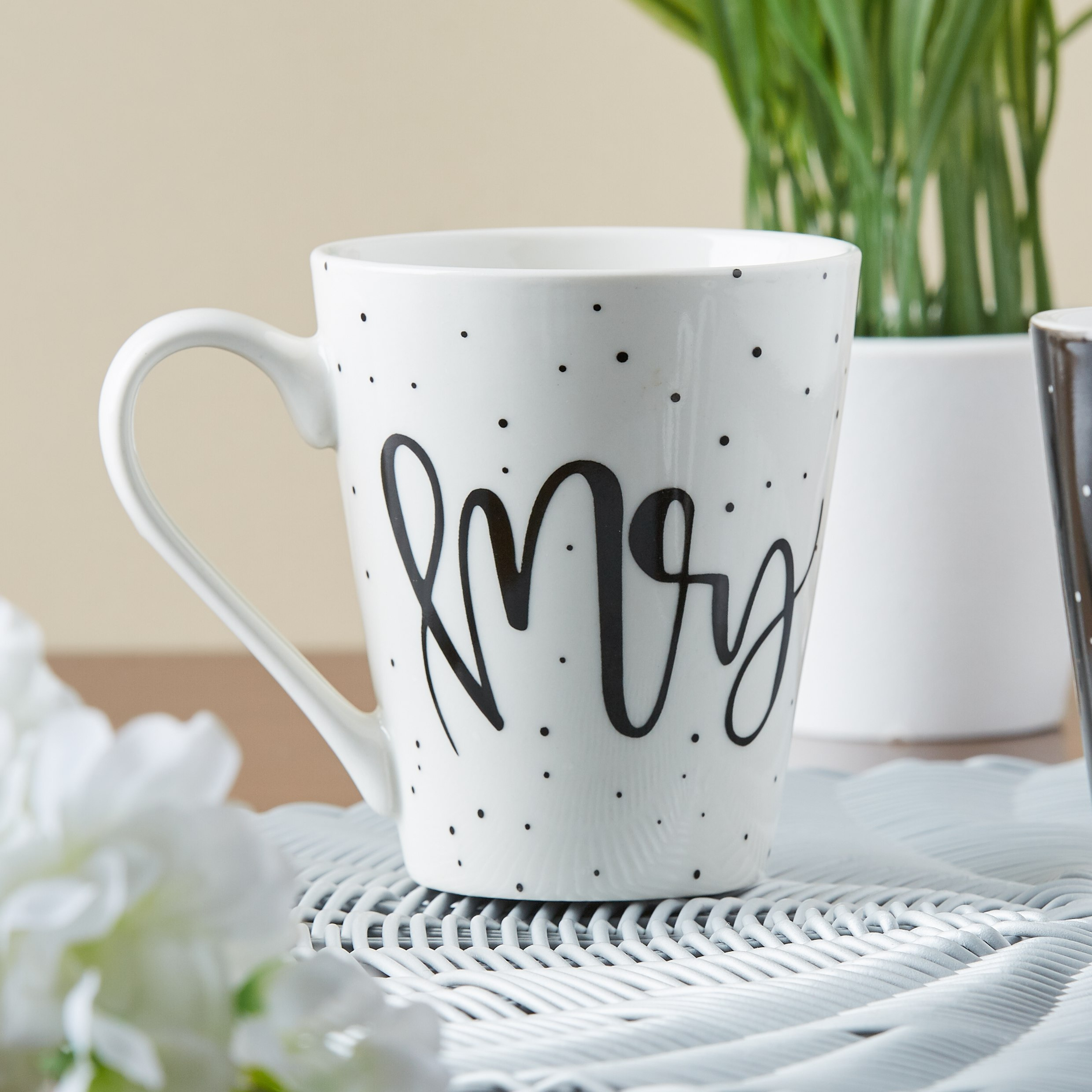 طقم مج بطبعات مع مقبض من قطعتين- 345 مل-hbxdecorandfurnishings-tabletop-crockery-image-2