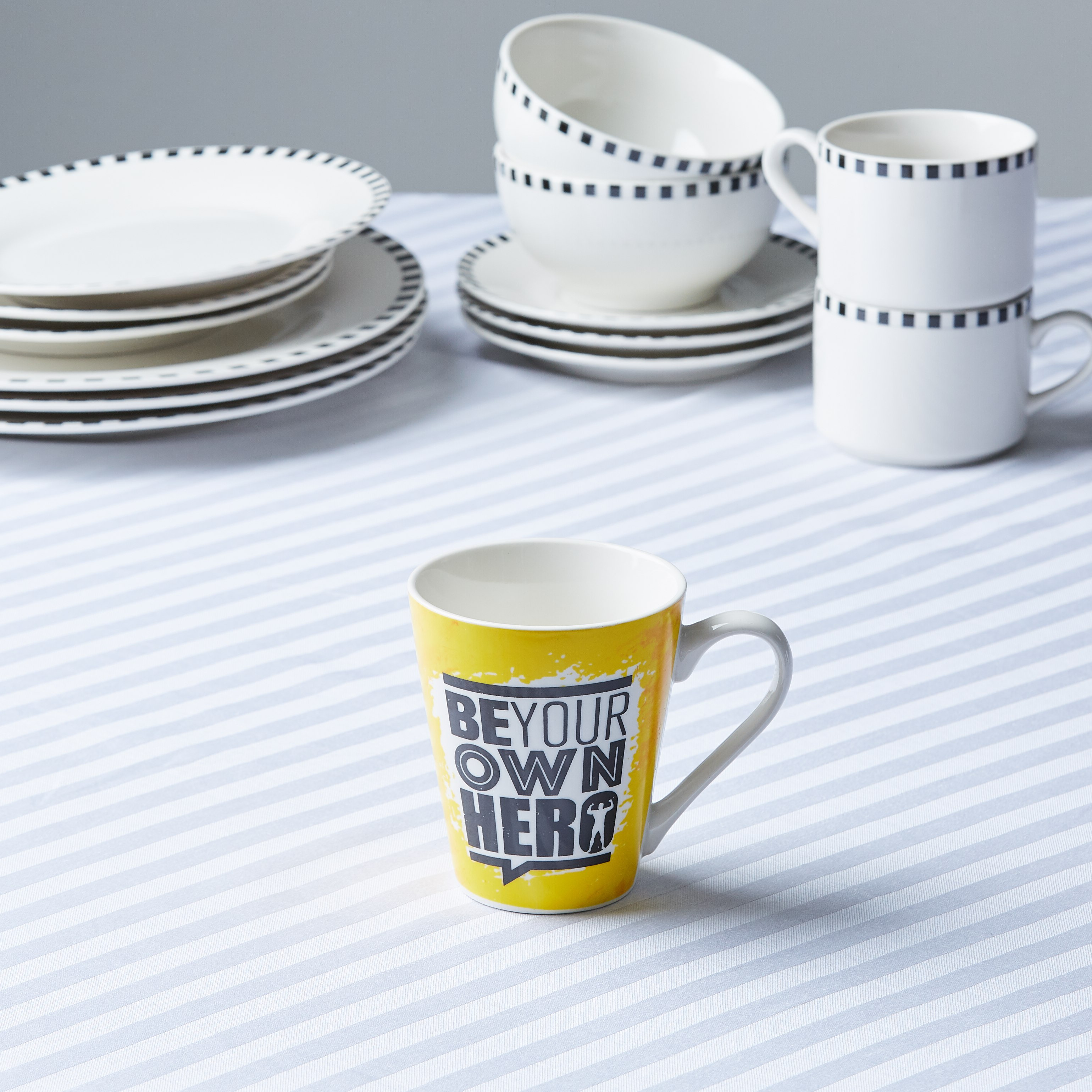 مج بطبعات مع مقبض - 354 مل-hbxdecorandfurnishings-tabletop-crockery-image-1