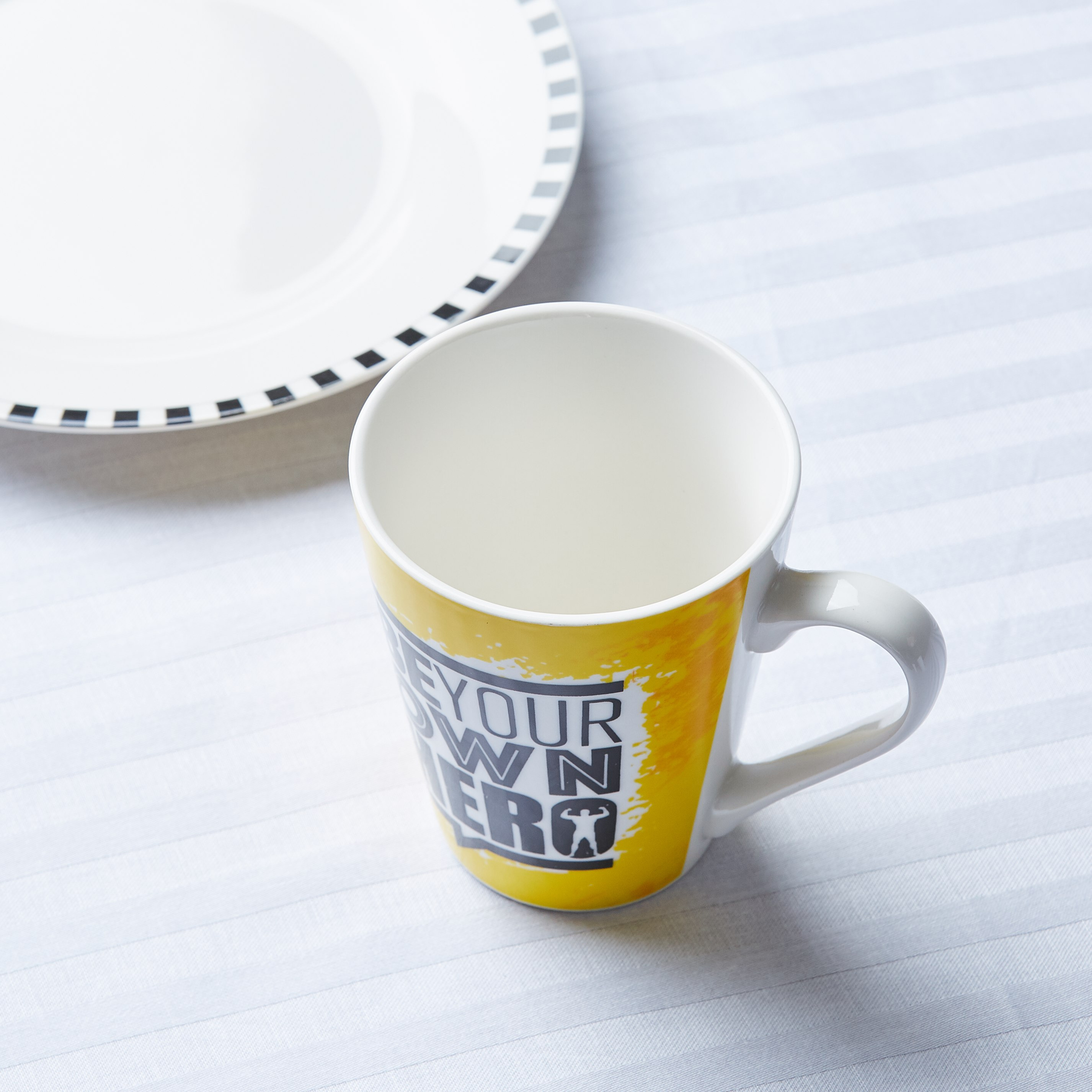 مج بطبعات مع مقبض - 354 مل-hbxdecorandfurnishings-tabletop-crockery-image-2