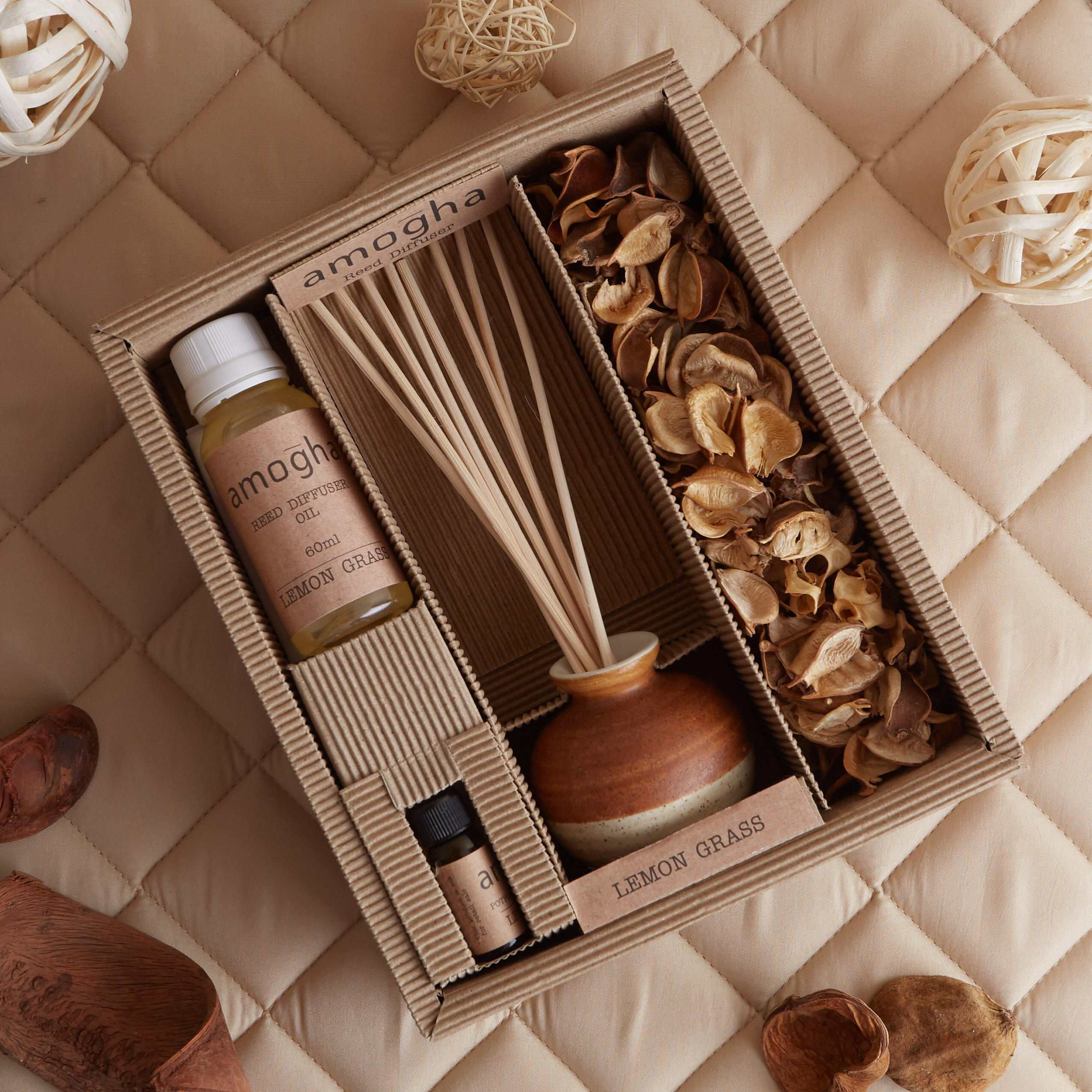 طقم موزع أعواد عطور عشب الليمون من ريفريش ويلنس-PROMO_HB_AE_B1G1_250925-image-3
