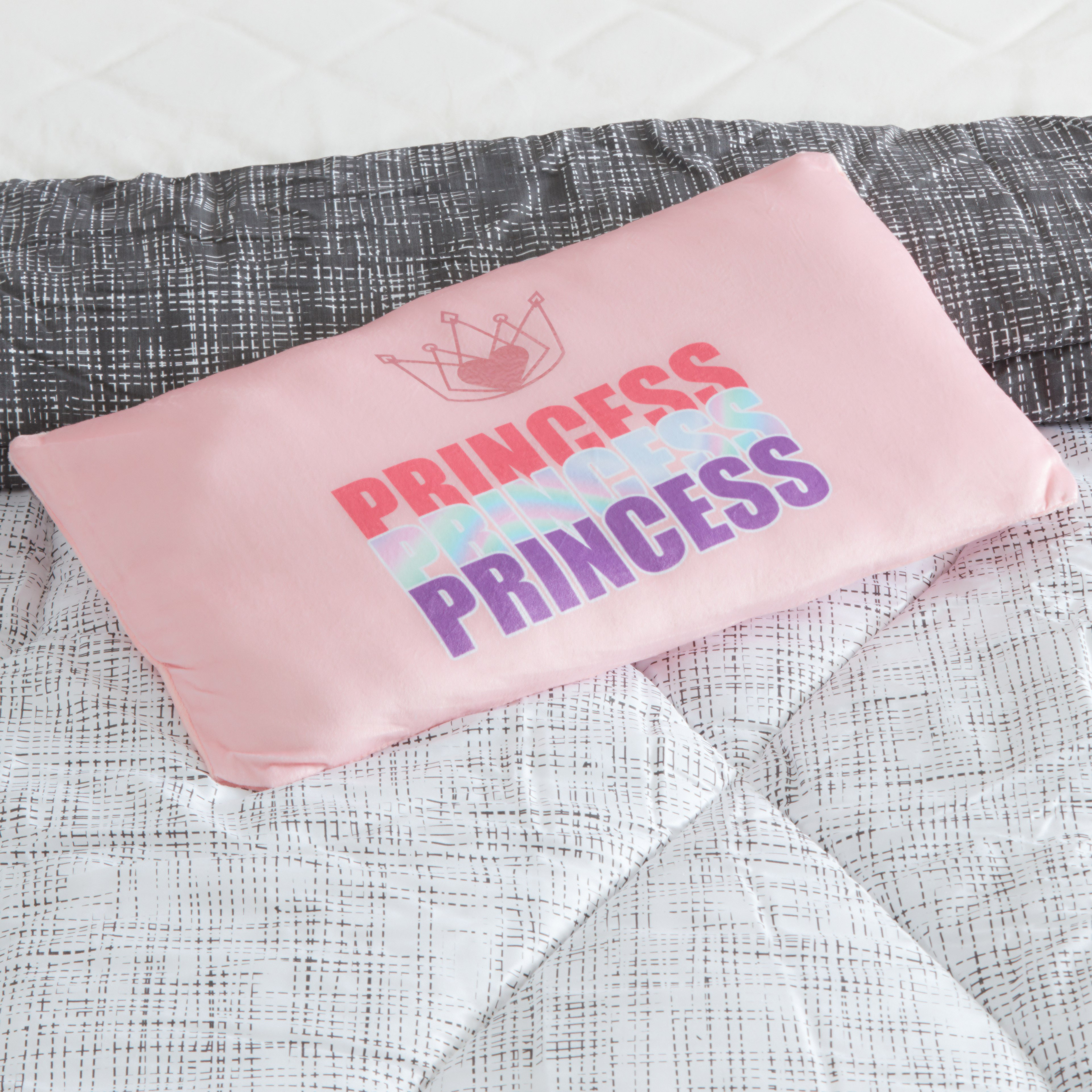 وسادة بطبعات رقميّة أميرة - 30x50 سم-hbxhomeware-hbxkidsandyouth-image-1