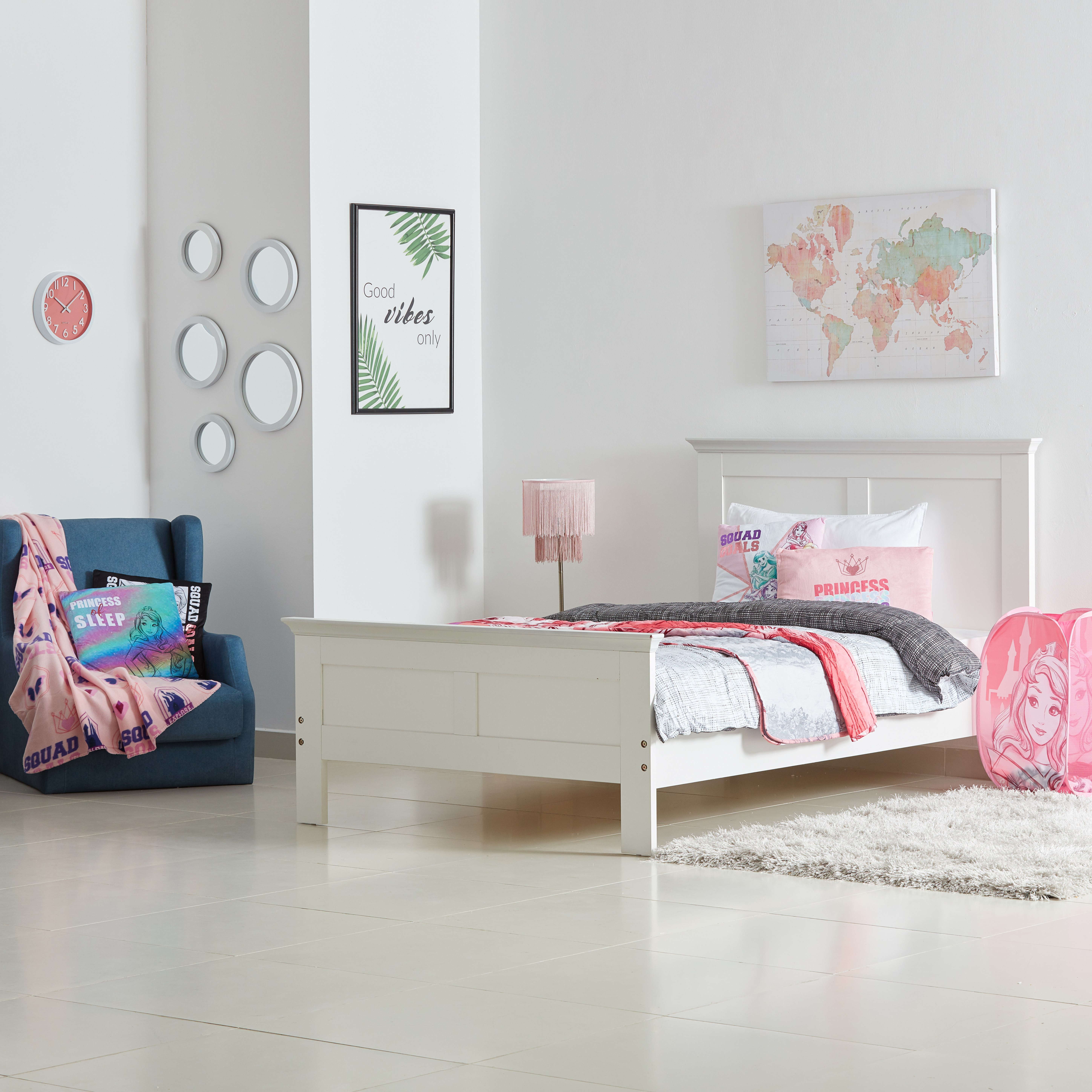 بطّانيّة مبطّنة بطبعات أميرة- 150x200 سم.-hbxhomeware-hbxkidsandyouth-image-4