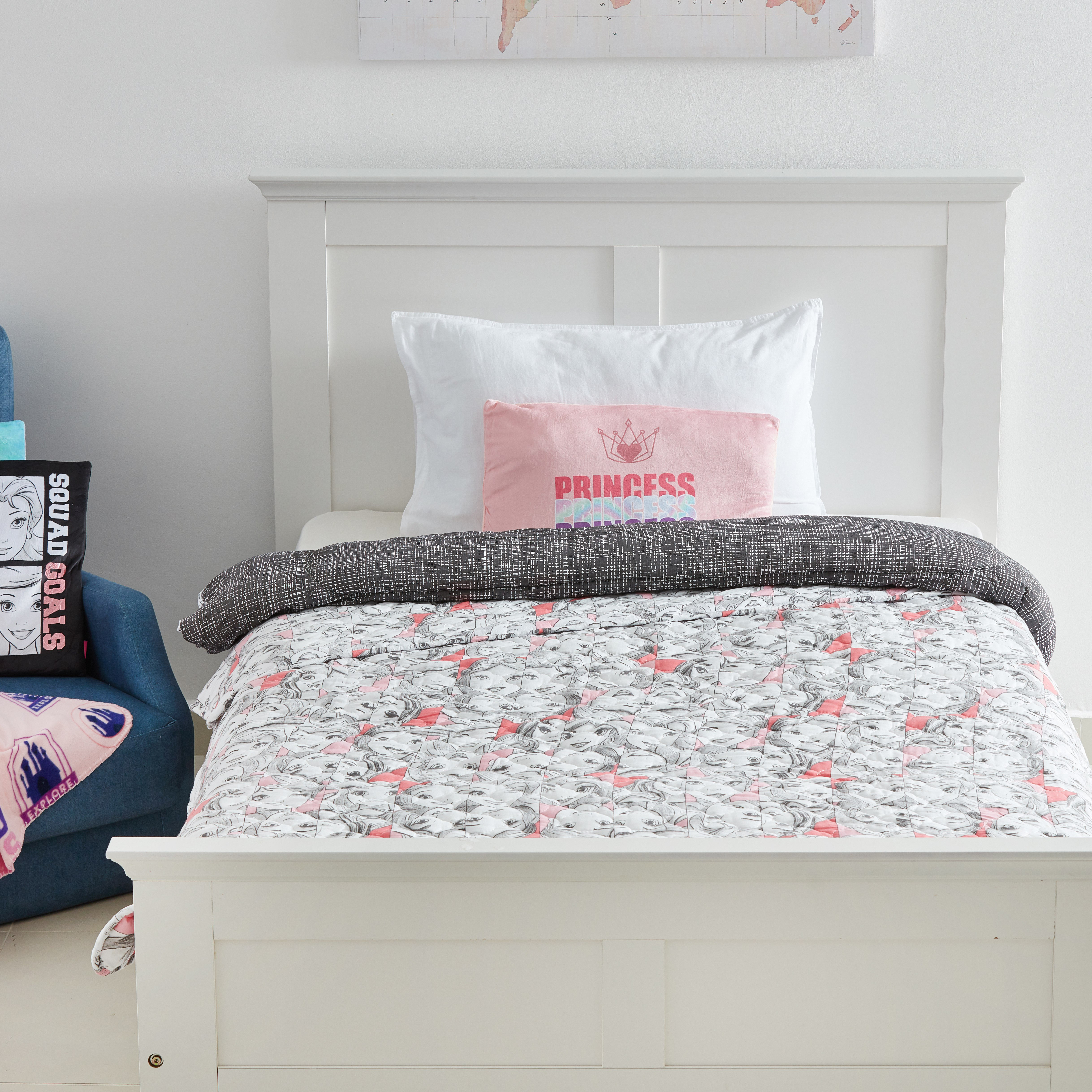 سرير مبطّن بطبعات أميرة - 150x200 سم.-hbxhomeware-hbxkidsandyouth-image-1