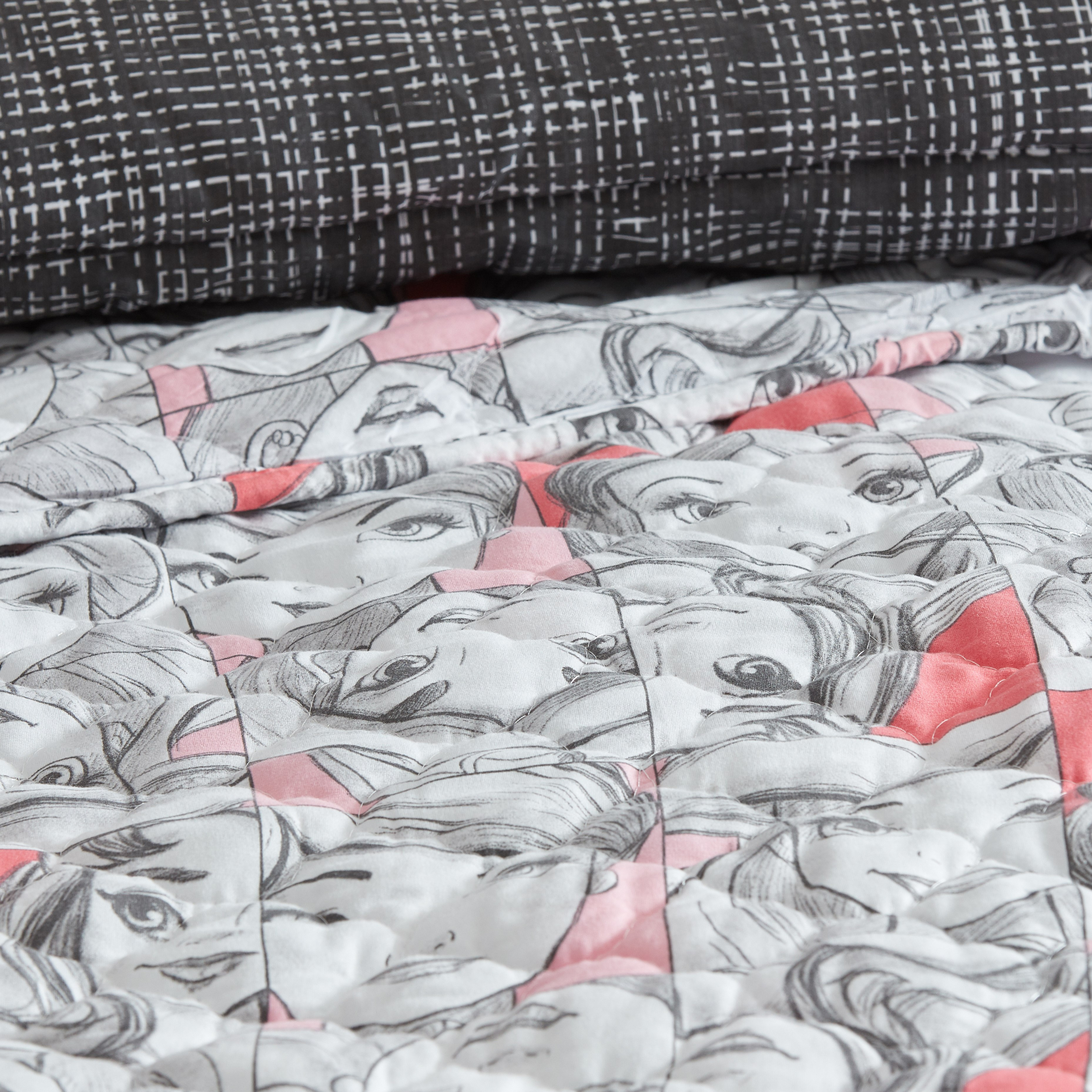 سرير مبطّن بطبعات أميرة - 150x200 سم.-hbxhomeware-hbxkidsandyouth-image-3