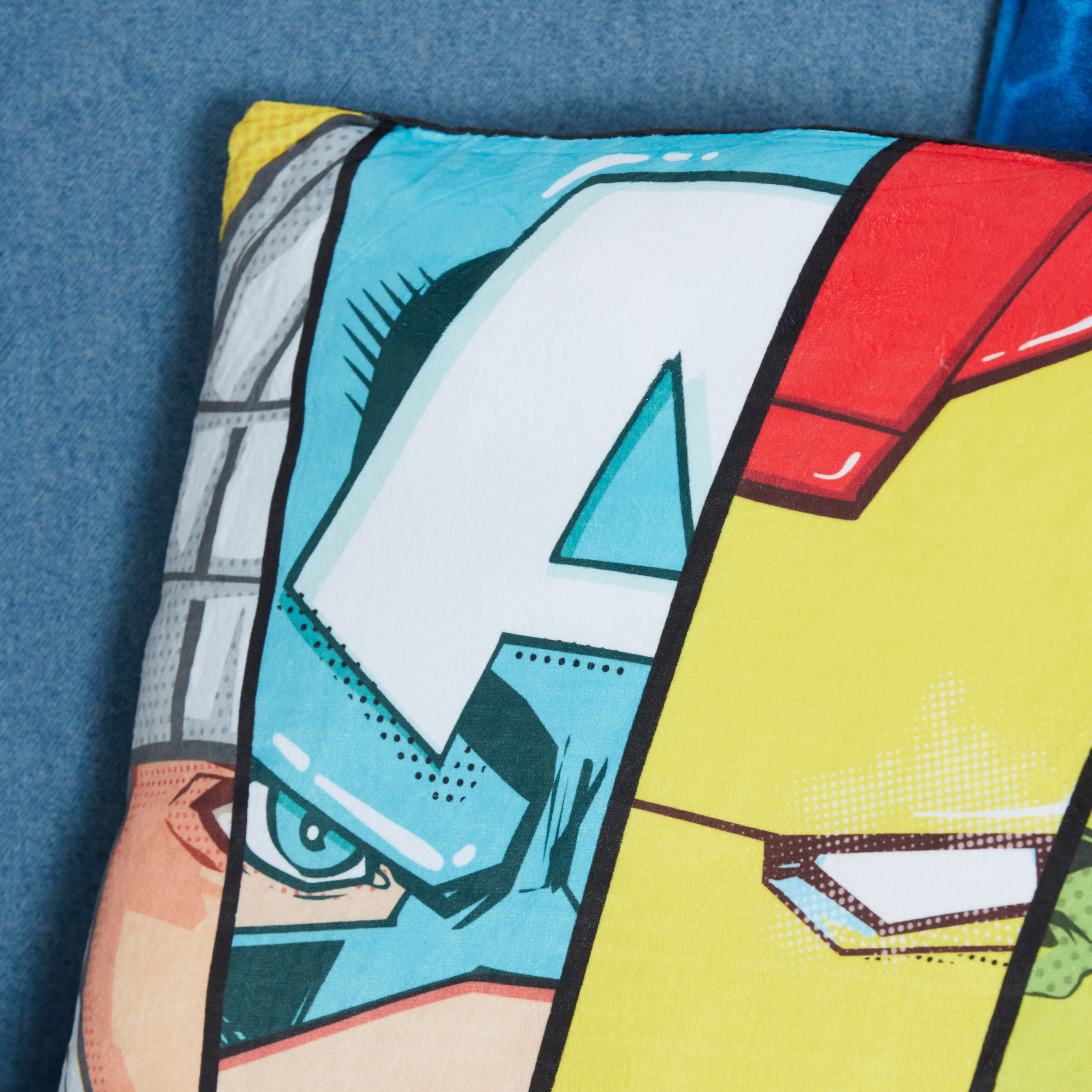 وسادة  محشوة بطبعات رقميّة أفنجرز - 40x40 سم-hbxhomeware-hbxkidsandyouth-image-2
