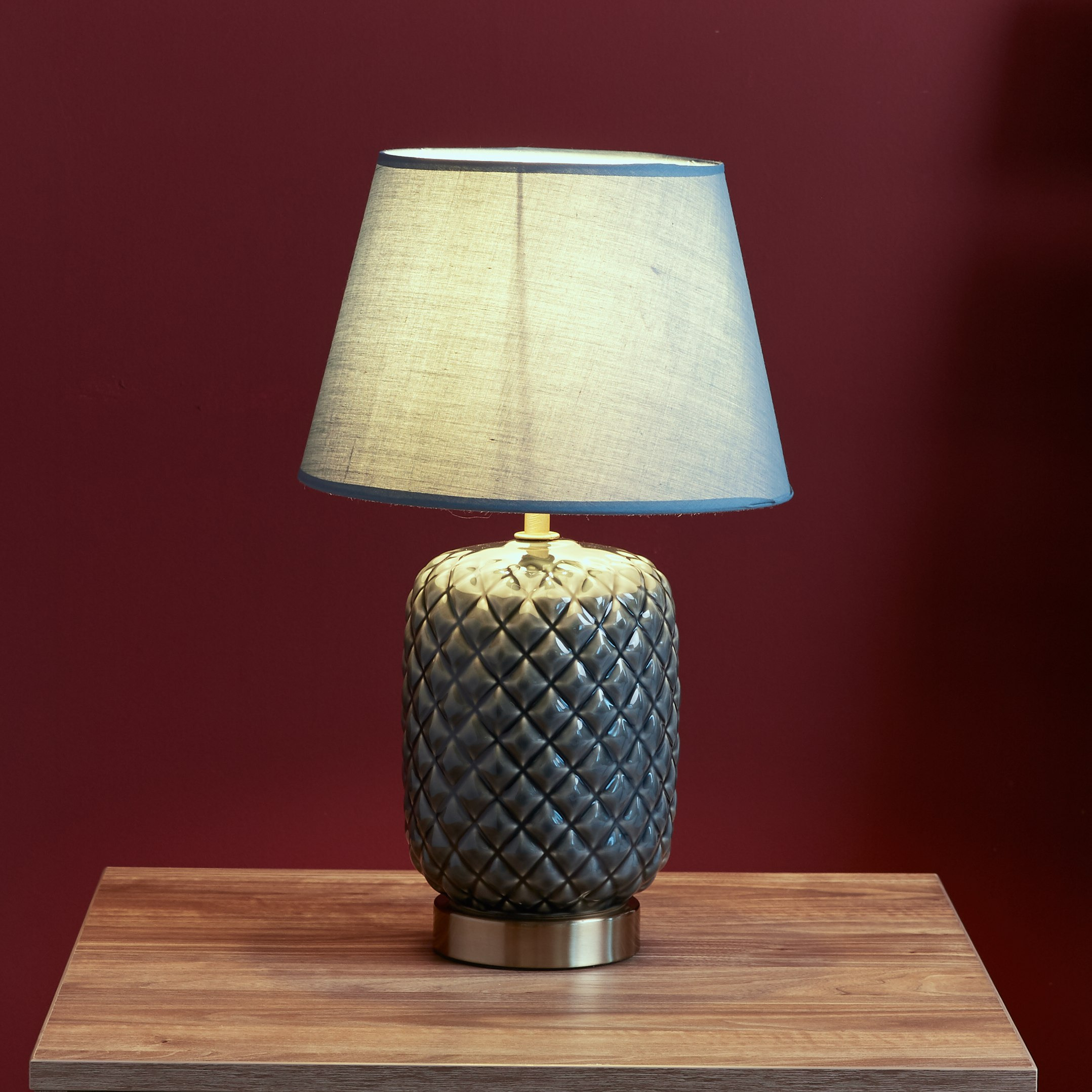 مصباح طاولة سيراميك بقاعدة بارزة الملمس من بيرل- 42 سم-hbxlivingroom-lighting-tablelamps-image-2